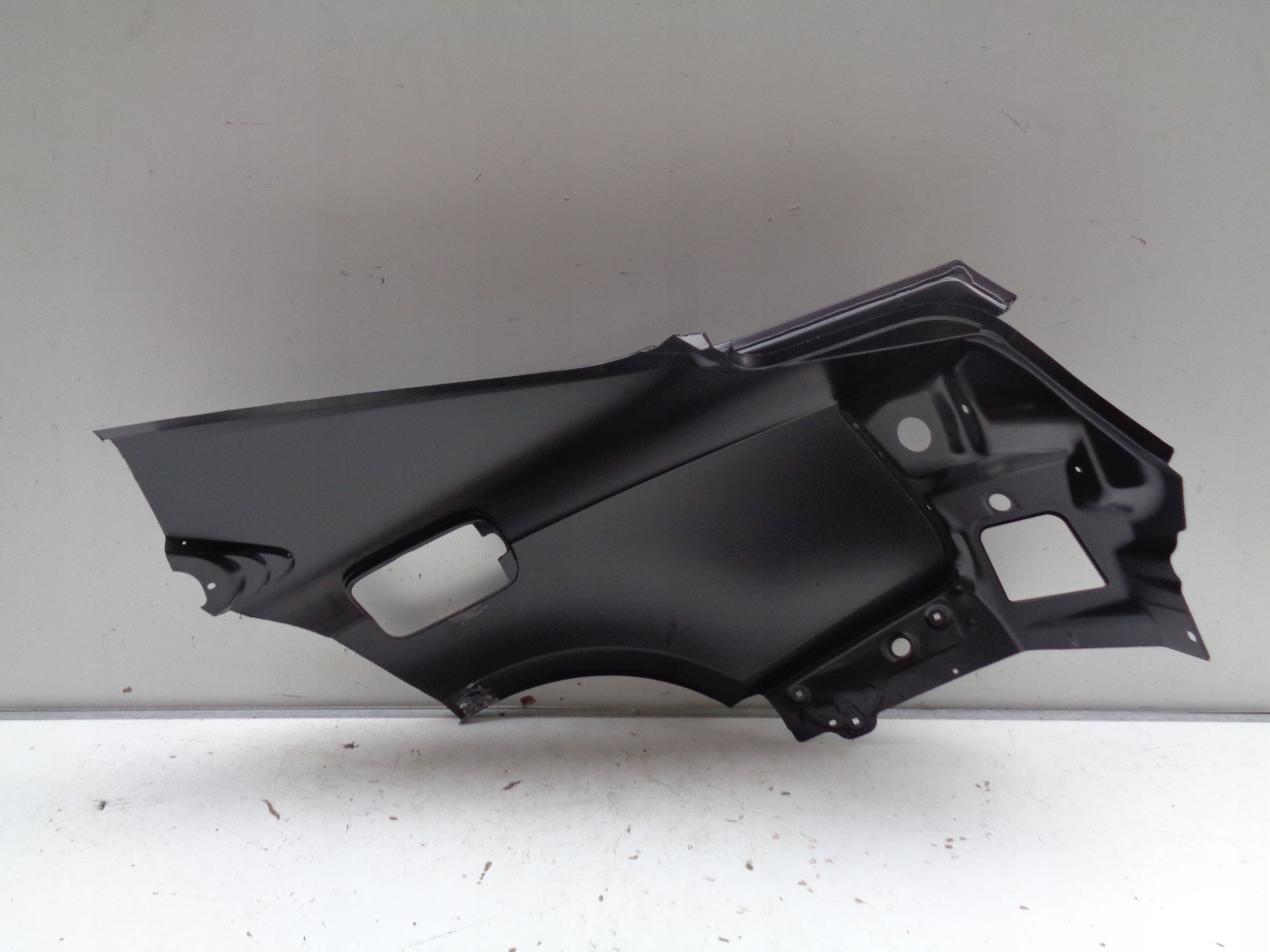 BŁOTNIK PRAWY TYLNY REPERATURKA AUDI A5 8T 8T0 07- COUPE Producent części Audi OE