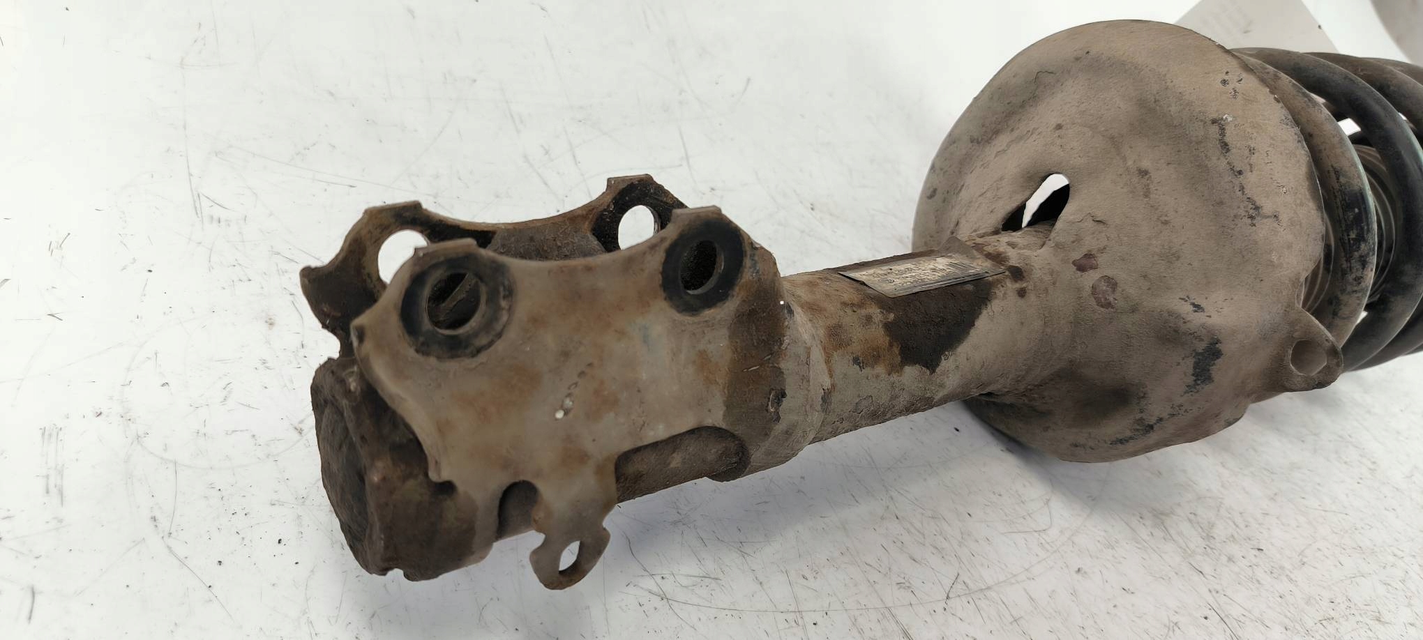 shock absorber right front 6NO413031J VOLKSWAGEN POLO III 6N