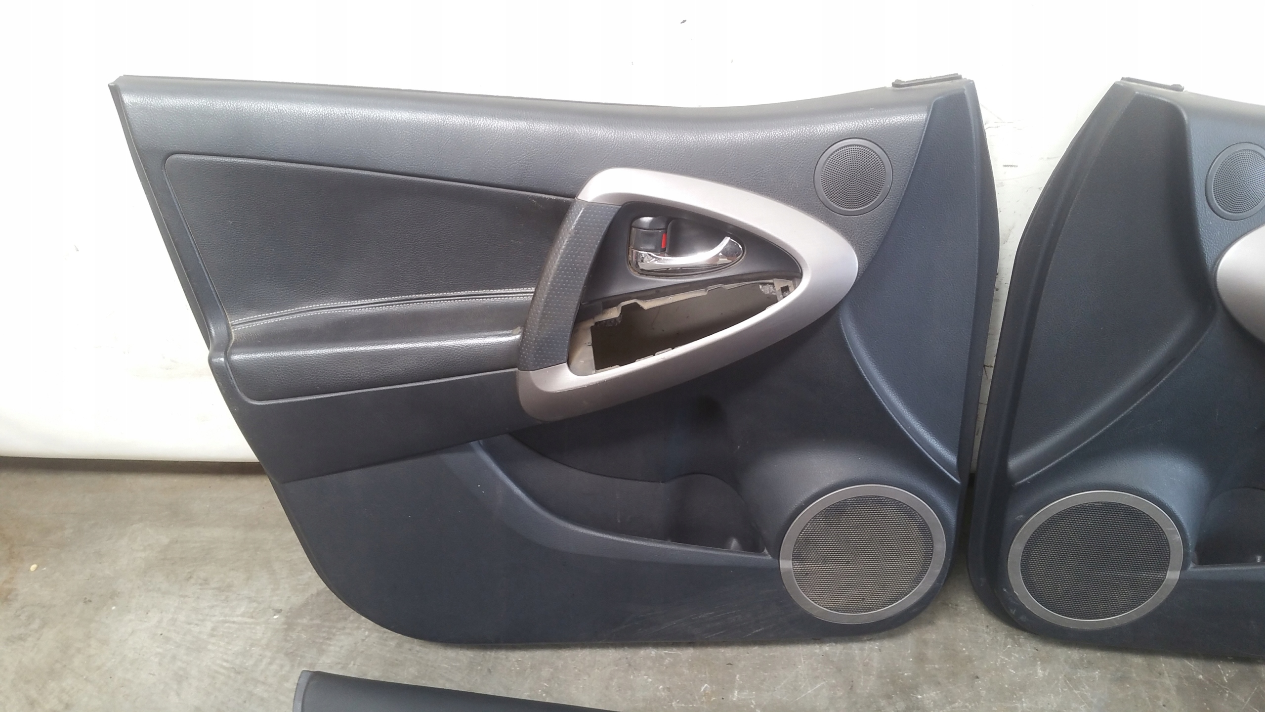 side leather kpl Toyota RAV4