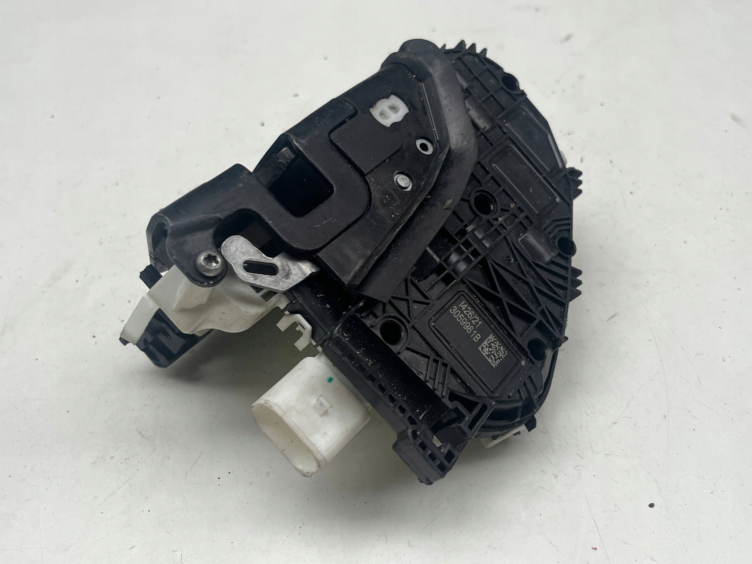 AUDI A6 C7 lock door left rear part 4G0839015M @M