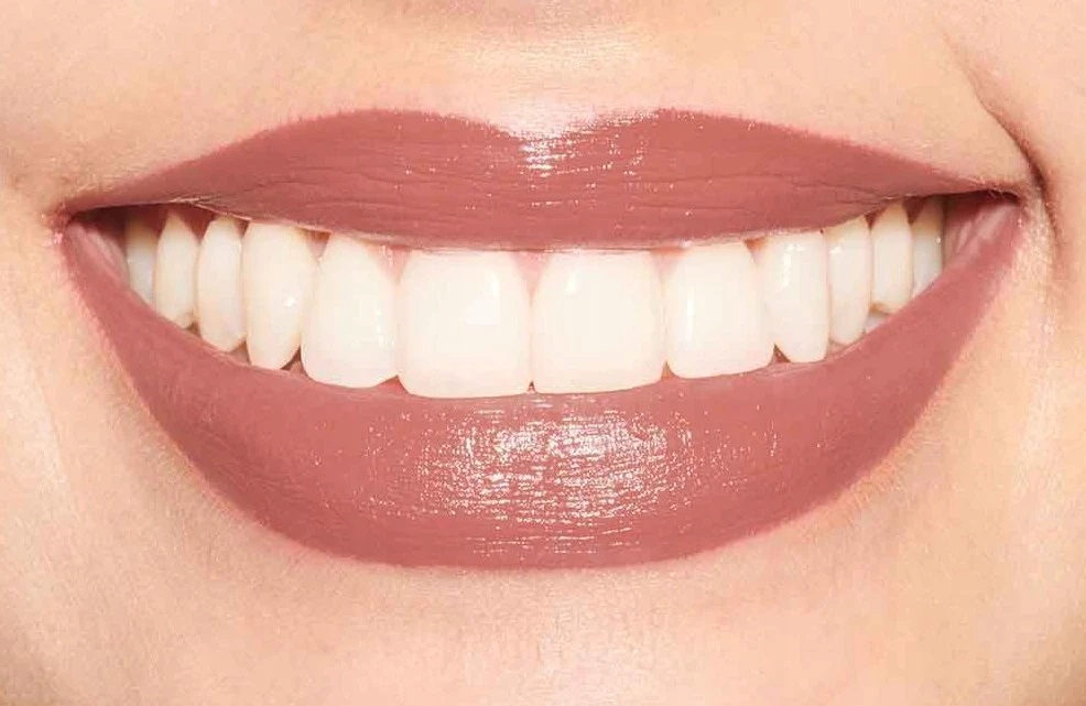 AVON Szminka True Colour - Pout Kod producenta 16642