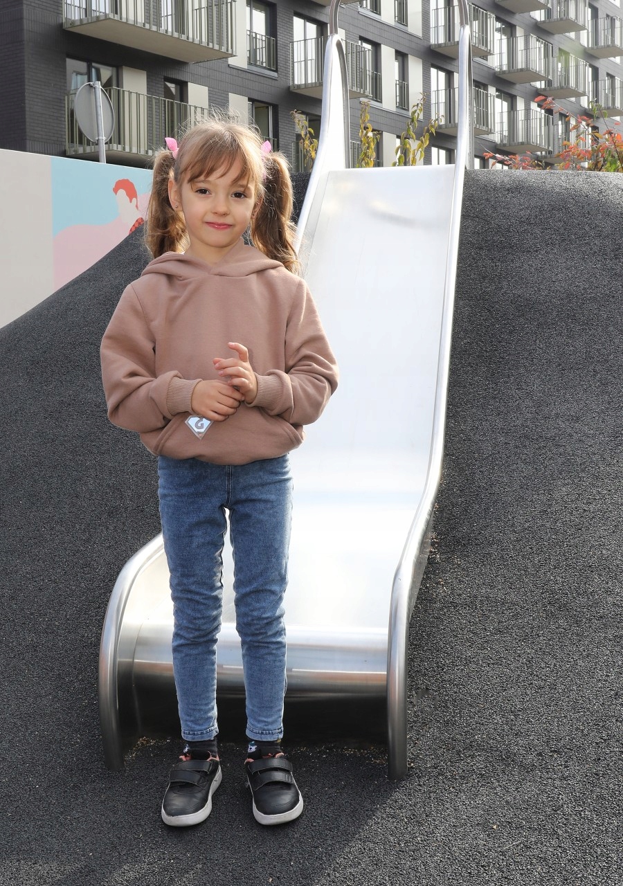 Spodnie legginsy ala jeans kokardka niebieskie 140 Długość nogawki od kroku 60 cm