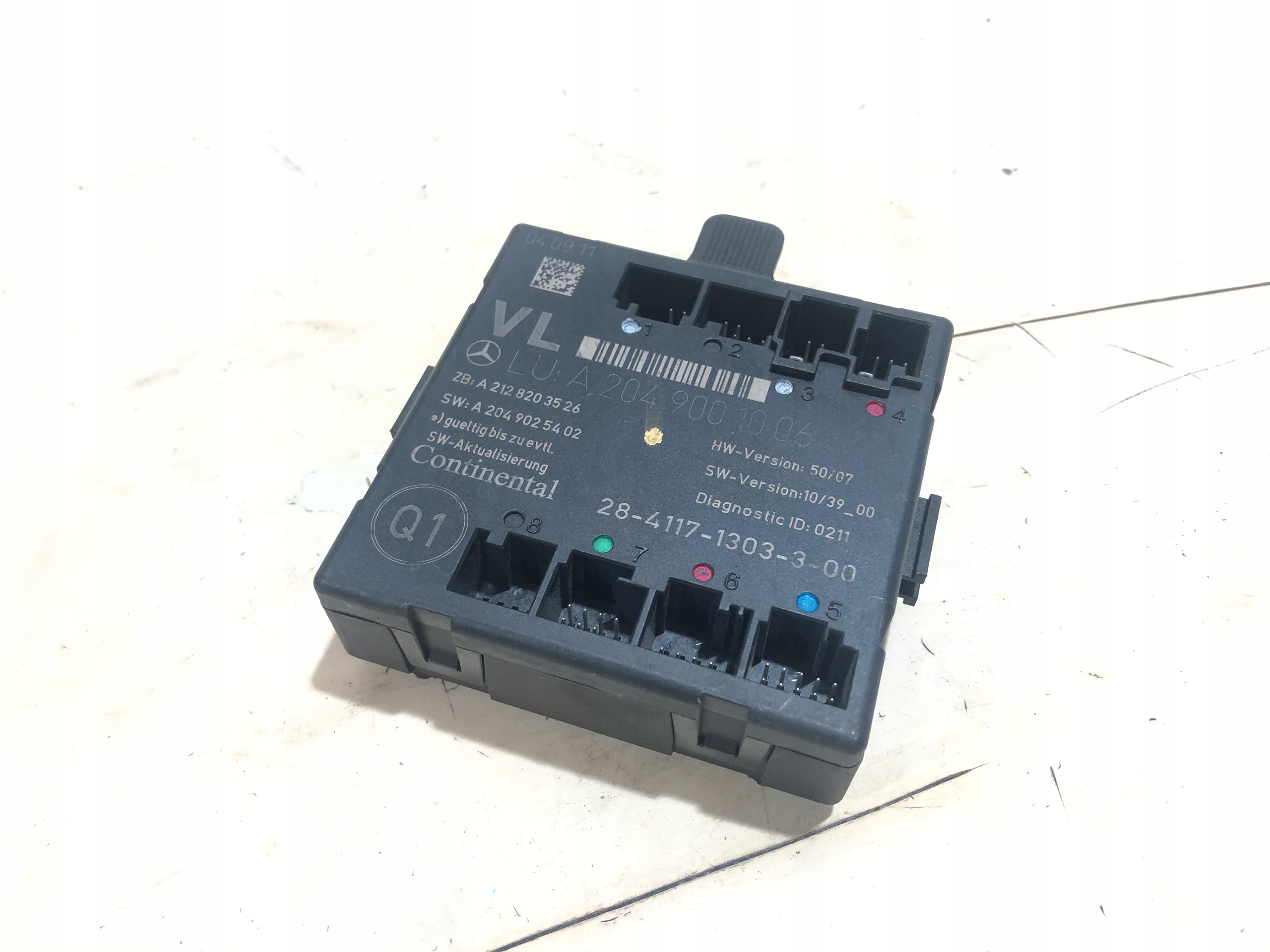 Модуль лівих дверей MERCEDES W204 2049001006