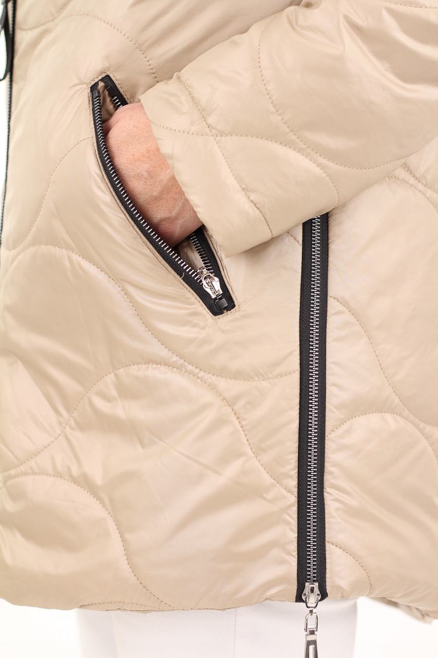 PIKOWANA KURTKA DAMSKA LEKKA PRZEJŚCIOWA Z KAPTUREM DUŻE ROZMIARY Długość do bioder