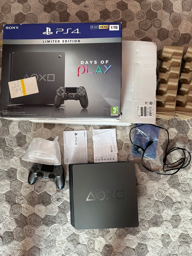 Ps4 1tb, Używane, 1 w Konsole - Sony PlayStation 4 (PS4 Ps4 1tb, Używane, 1 w Konsole - Sony PlayStation 4 (PS4