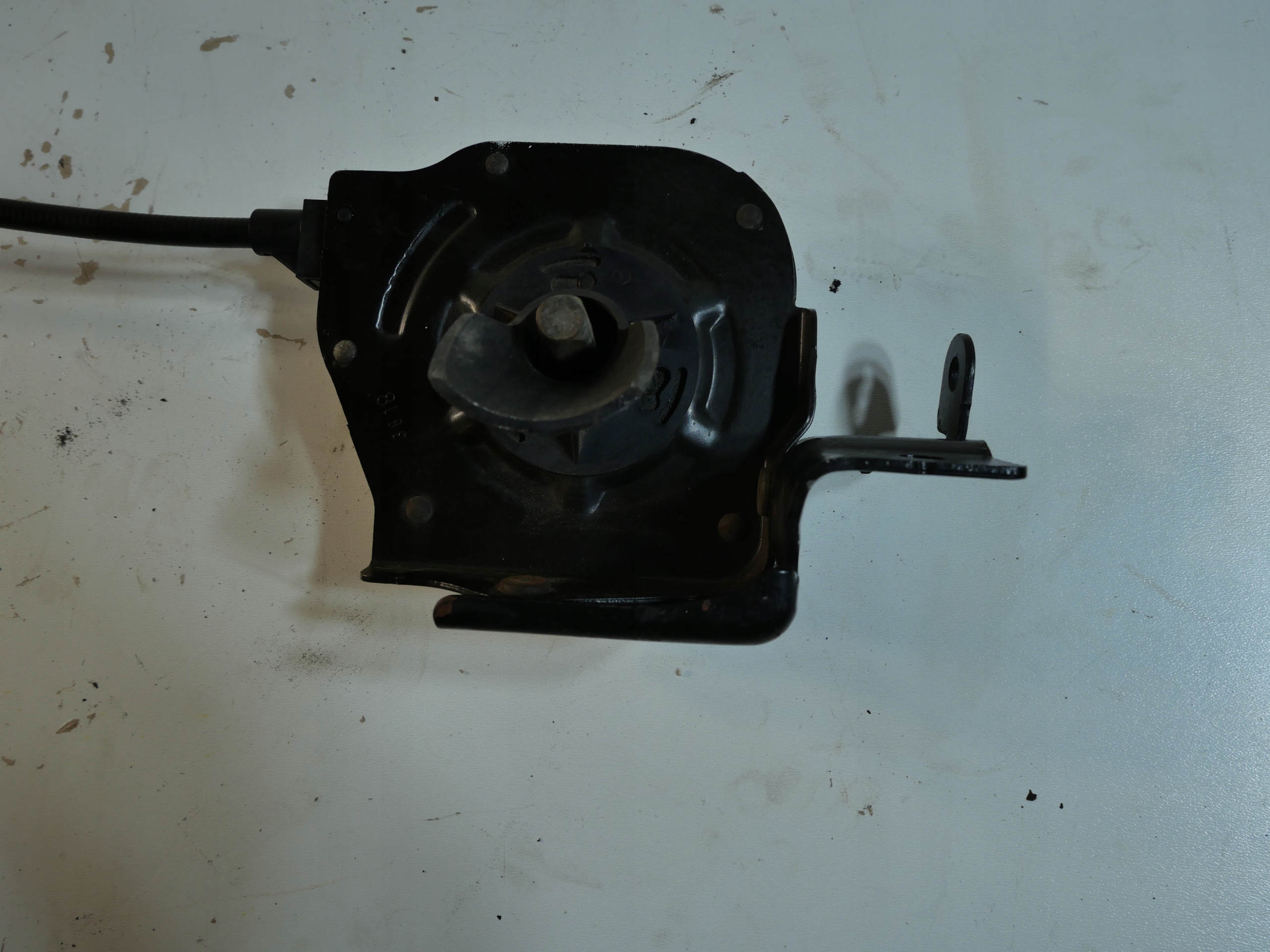 VW AMAROK Support plaque Roues de la roue de secours ZAPAS 2H6803660F