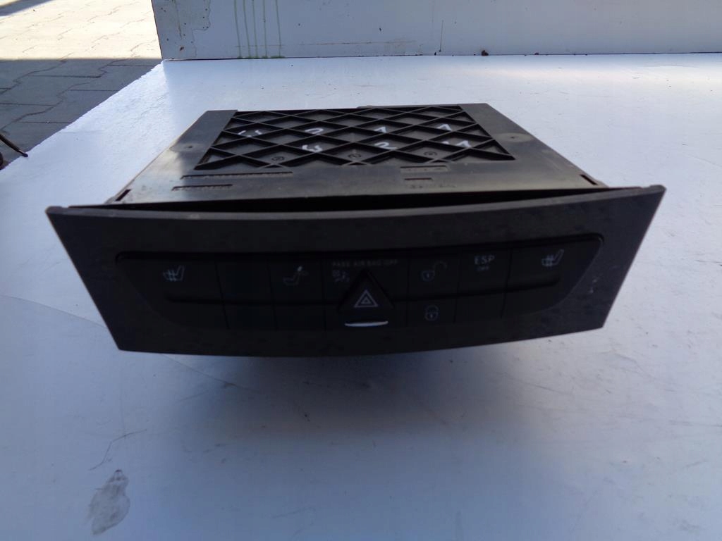 ZMIENIARKA PANEL A2116800552 MERCEDES E W211