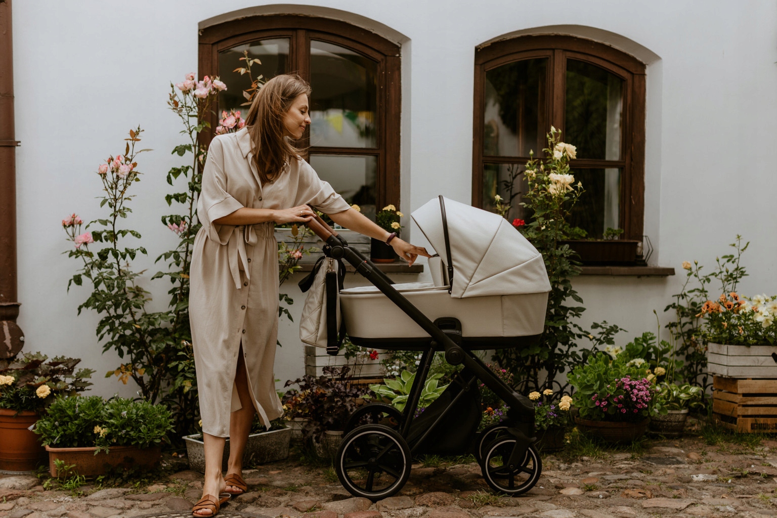 WÓZEK ROAN IVI CYBEX ATON 5 BAZA 2-FIX k. RAVEN Model Ivi