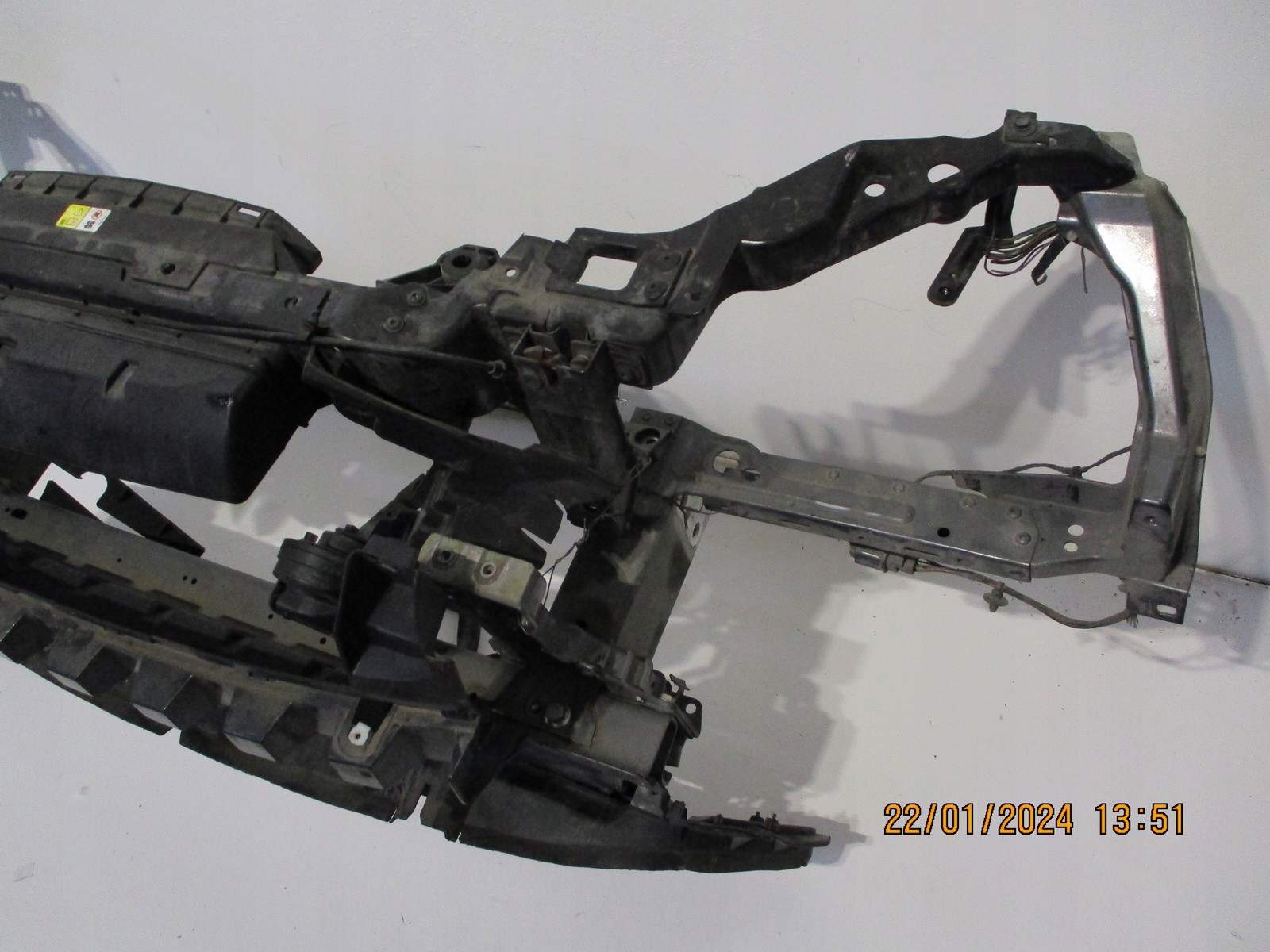 Pas przedni chłodnice RANGE ROVER VELAR 2.0D Producent części Land Rover OE