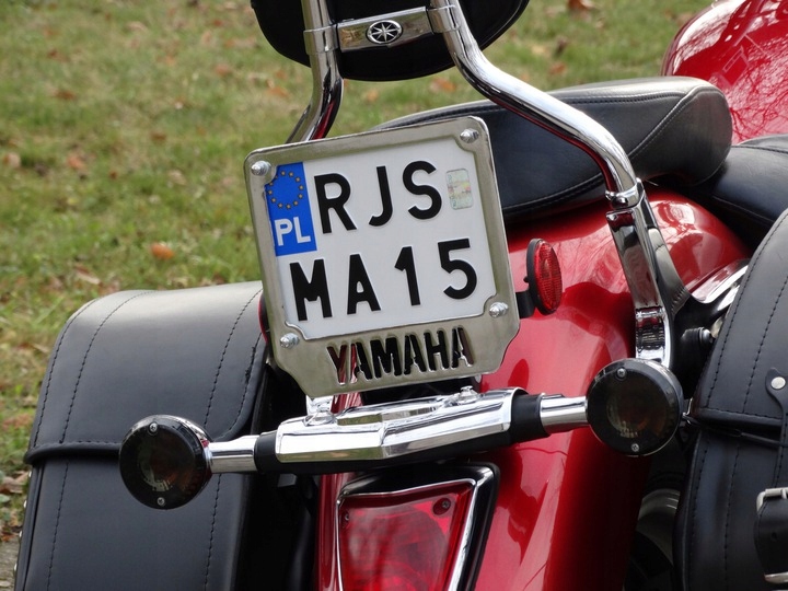 RAMKA TABLICY YAMAHA UCHWYT TABLICY