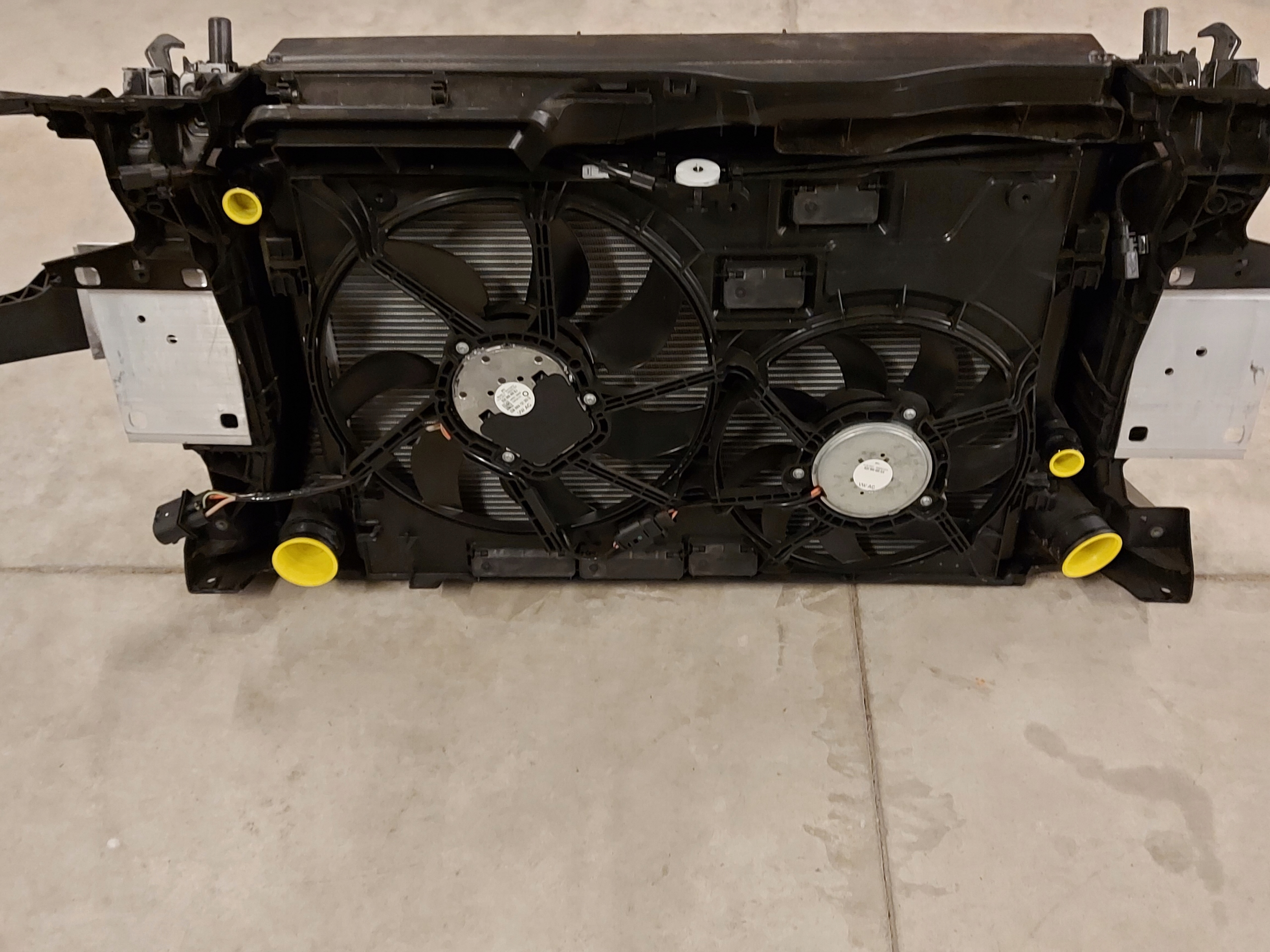 AUDI TT Wzmocnienie pas chłodnice 8S 2021R TFSI Typ samochodu Samochody osobowe