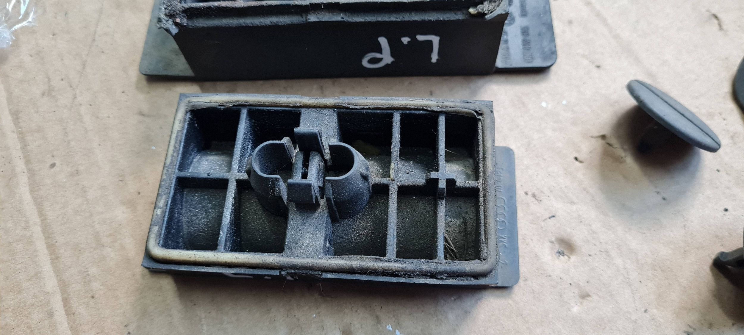 A6 C7 4G bracket holder mouldings PROGOWEJ left front 4G0802845 4G0802847