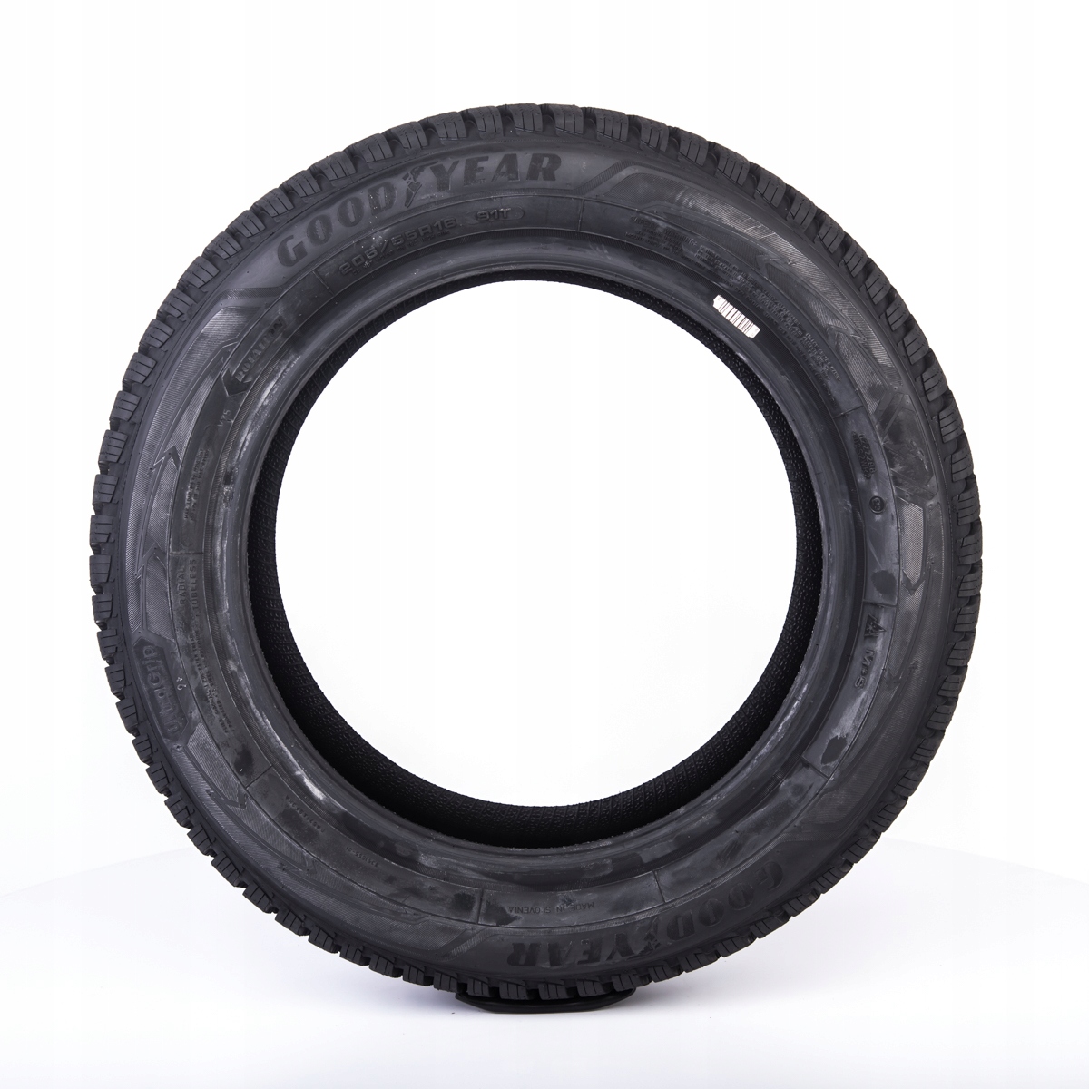 1x Opona zimowa 175/60R15 Goodyear UG 9+ 81T Marka Goodyear