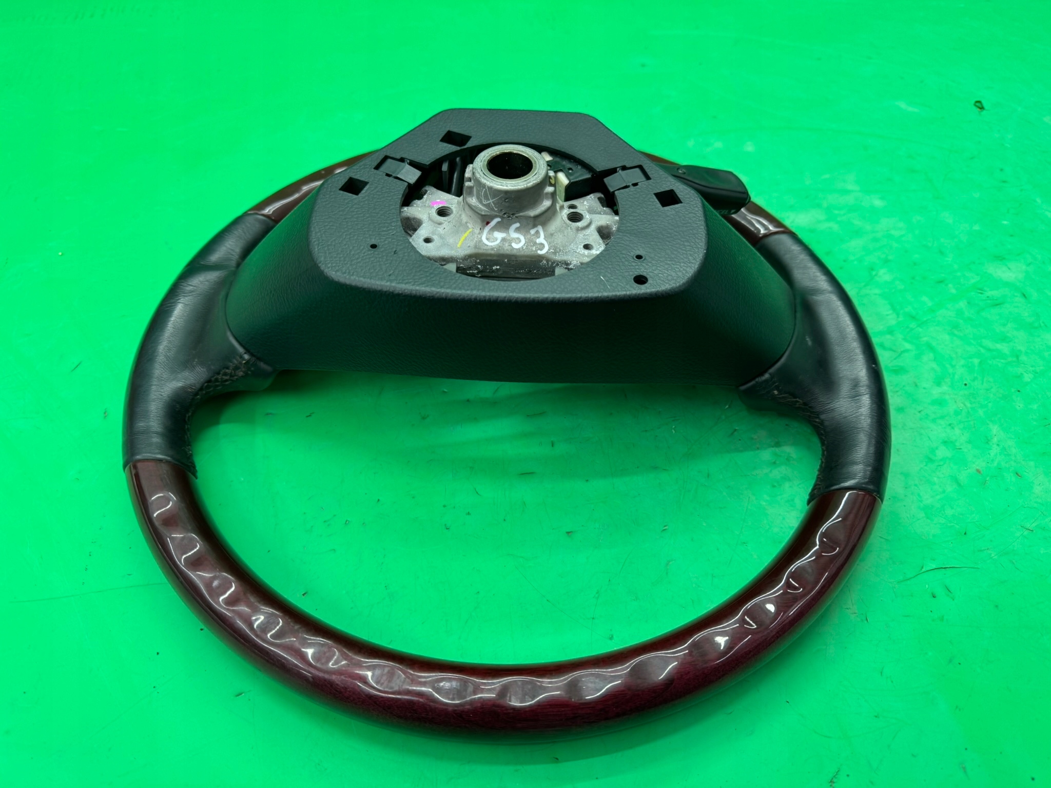 руль кожанная с древесина lexus GS III 05-12