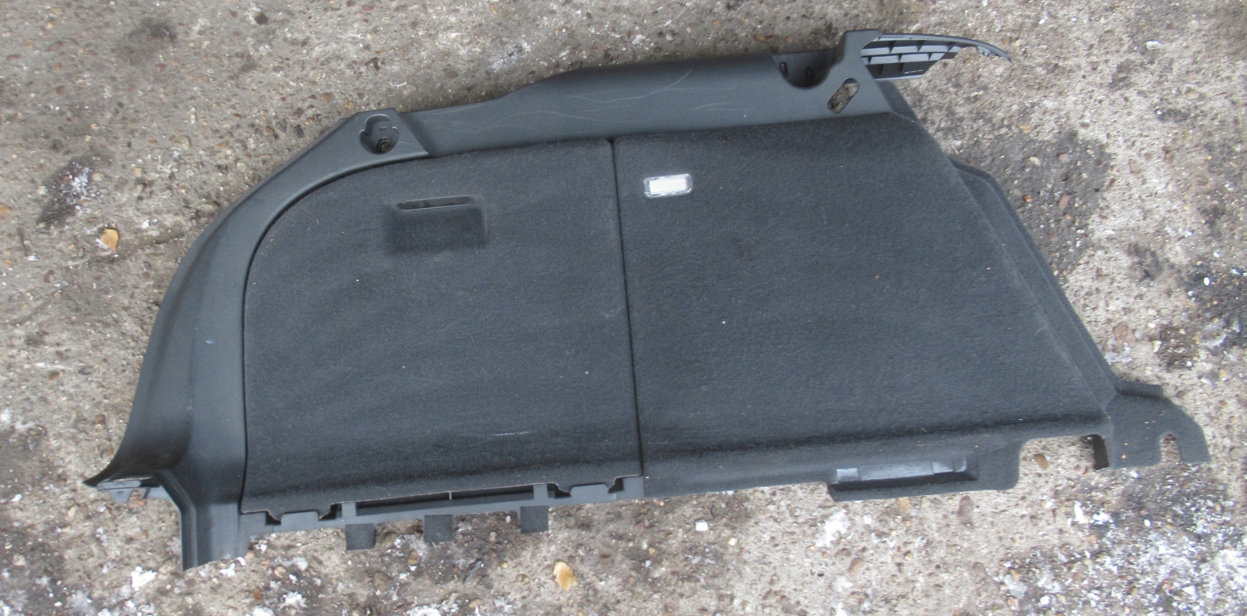 AUDI A4 B8 FL 2.0 TFSI 14R side upholstery boot left rear part