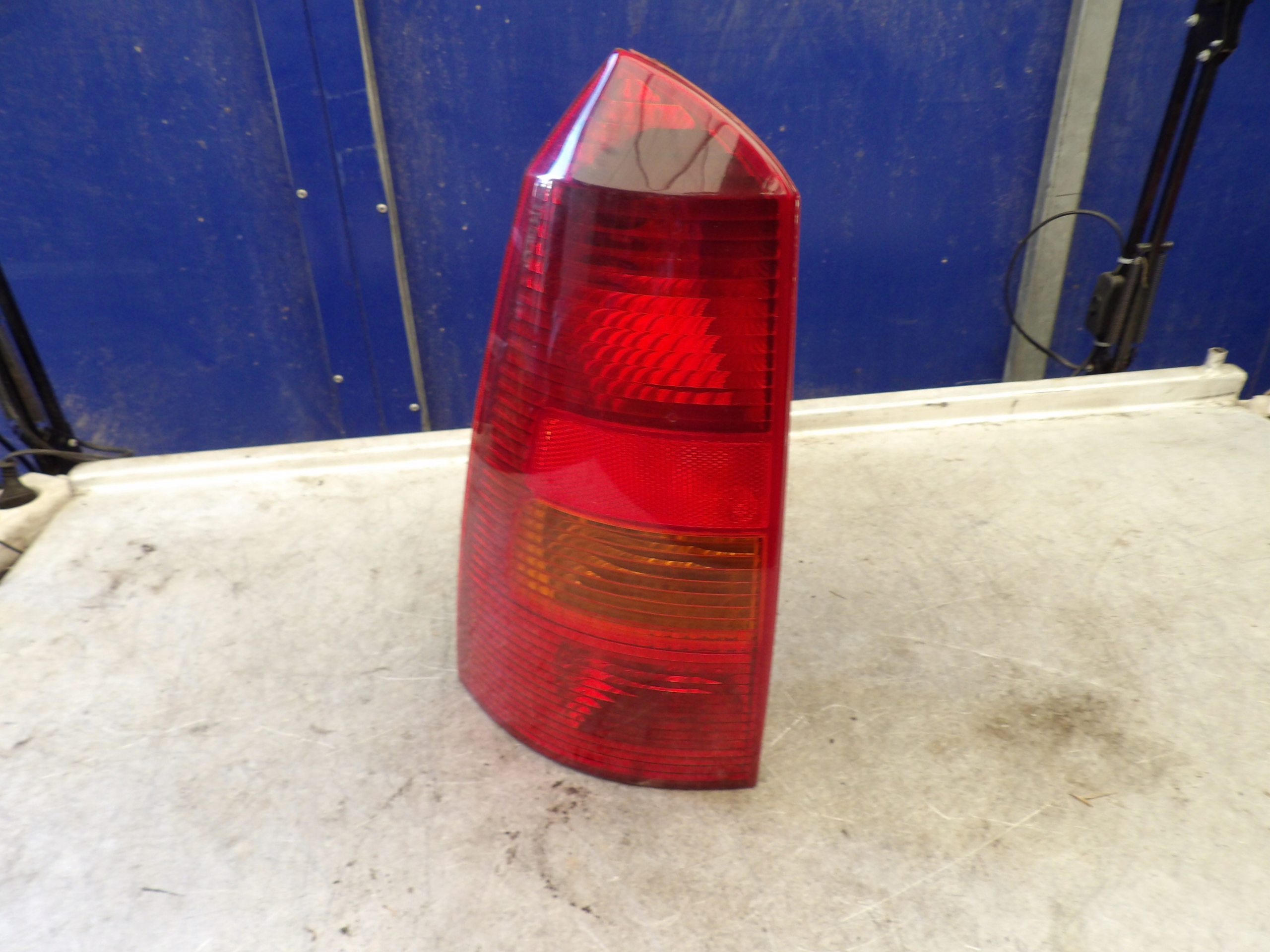 Ford Focus mk1 light rear left kombi