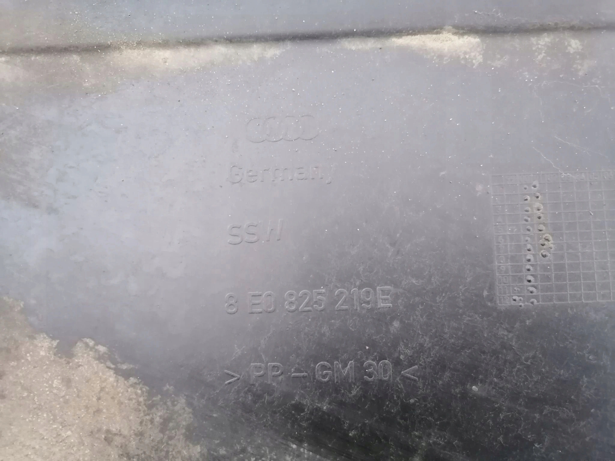 cover chassis left rear part AUDI A4 B6 8R0825219E