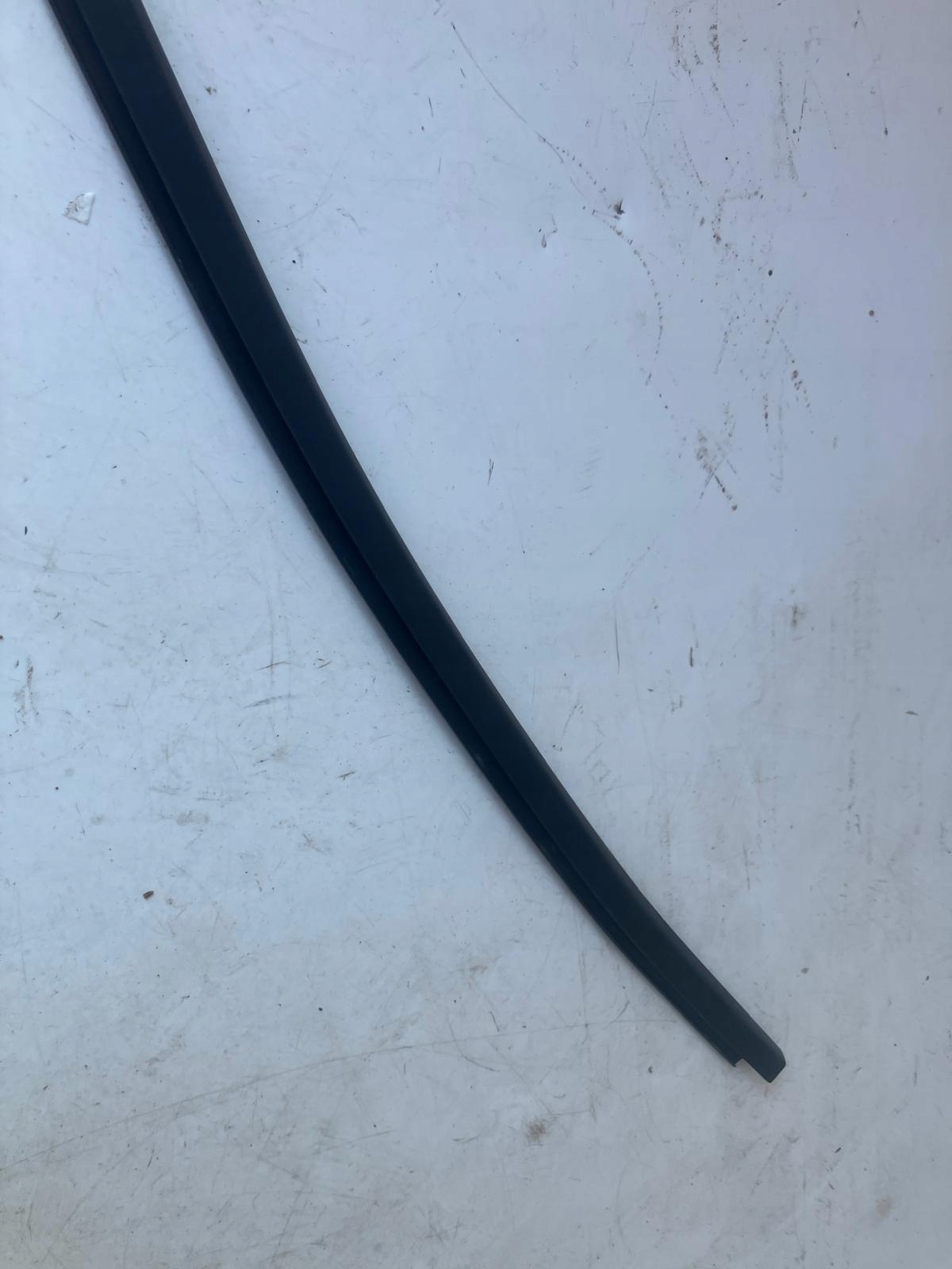 moulding dust door left rear part RENAULT CLIO V