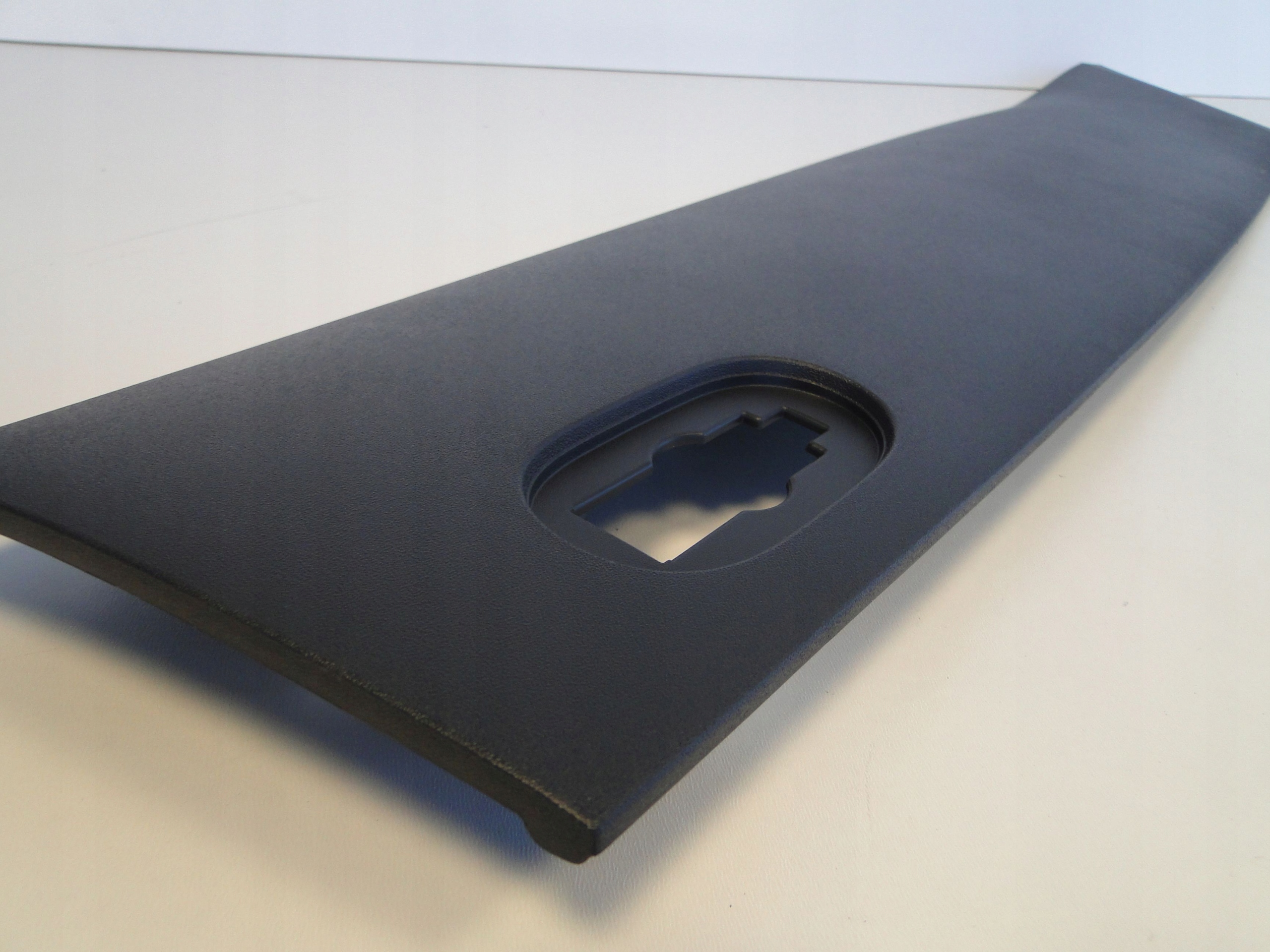 MERCEDES SPRINTER W907 907 LISTWA BOCZNA PRAWA TYLNA ZA TYLNYM KOŁEM Typ samochodu Samochody dostawcze