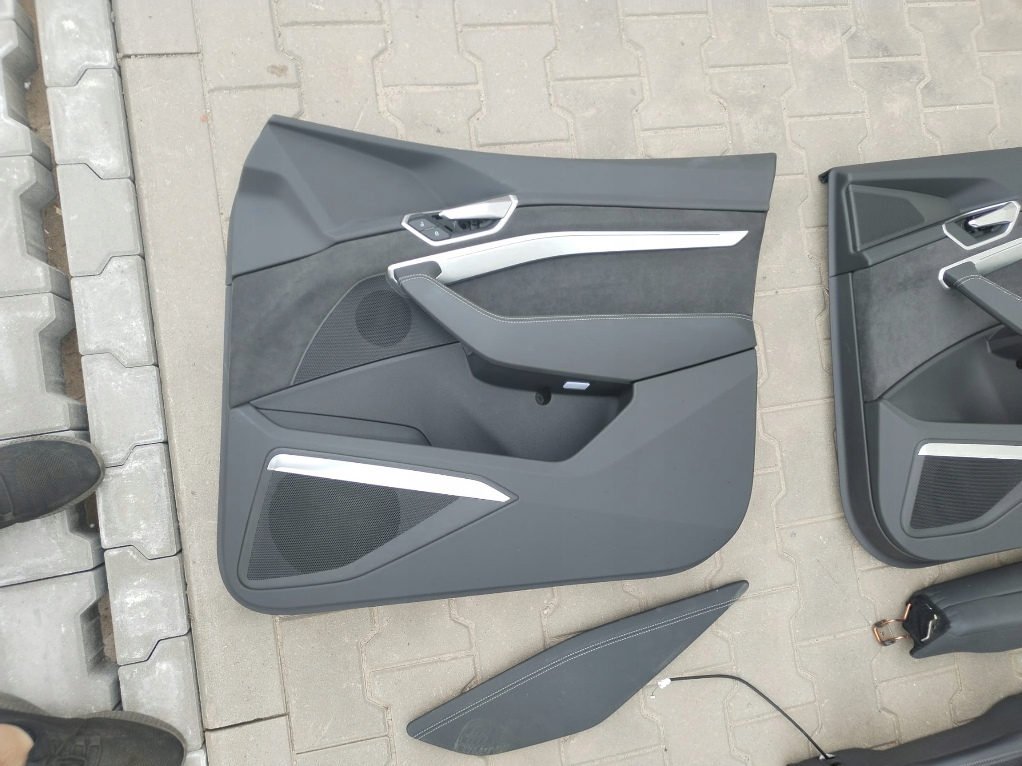 Audi E-TRON SPORTBACK suv кресла комплект s