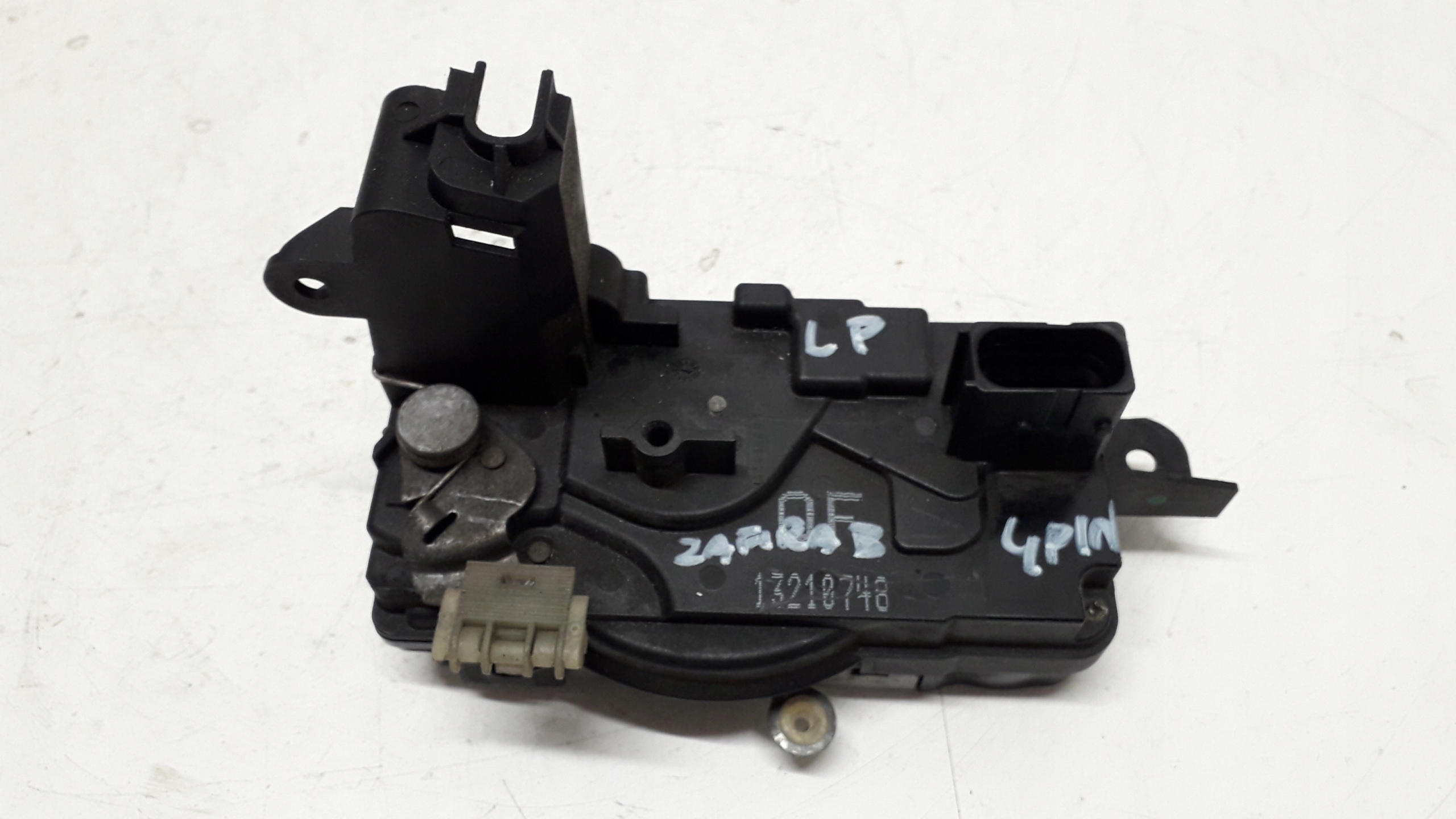 OPEL ZAFIRA B 05- ZAMEK LEWY PRZEDNI 13210748