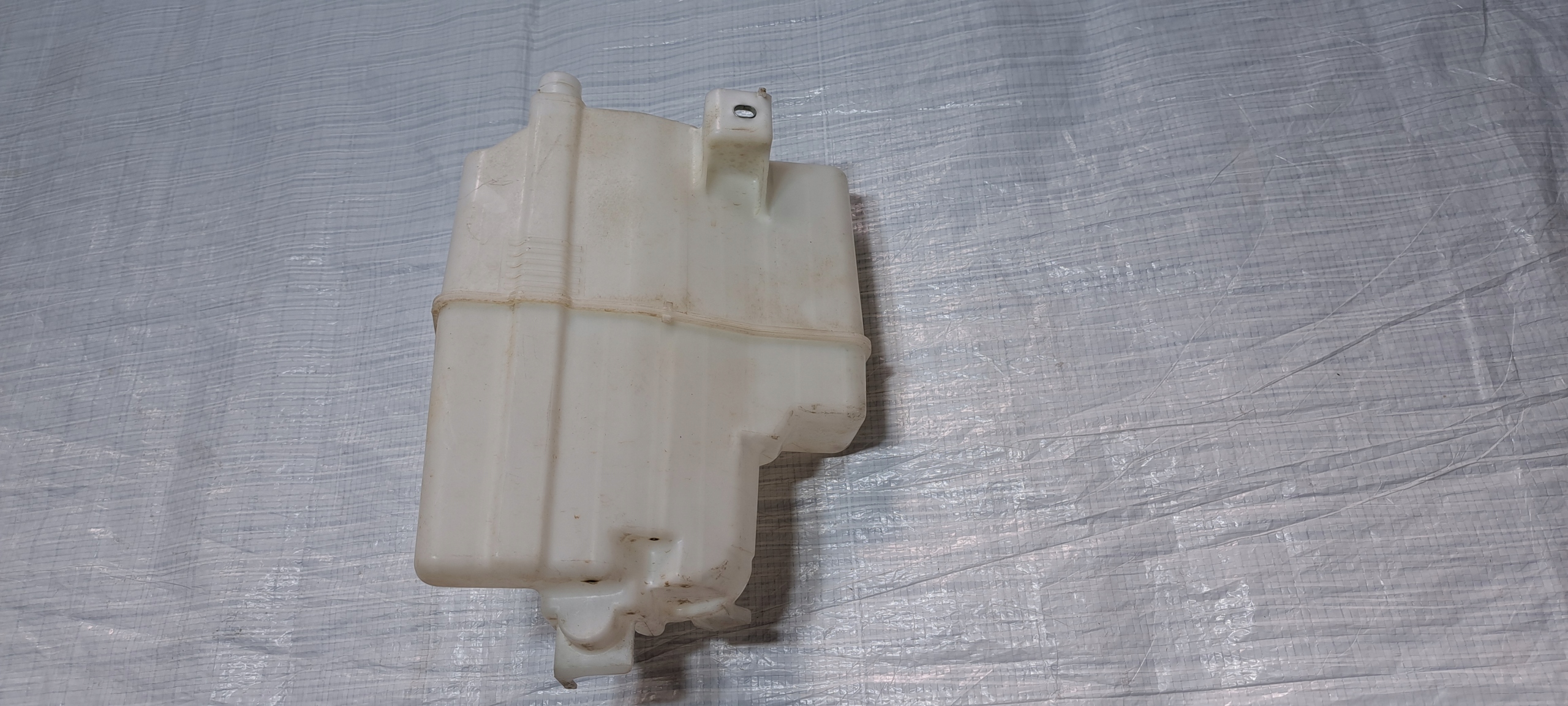 mazda II бачок омывателя KD3567480