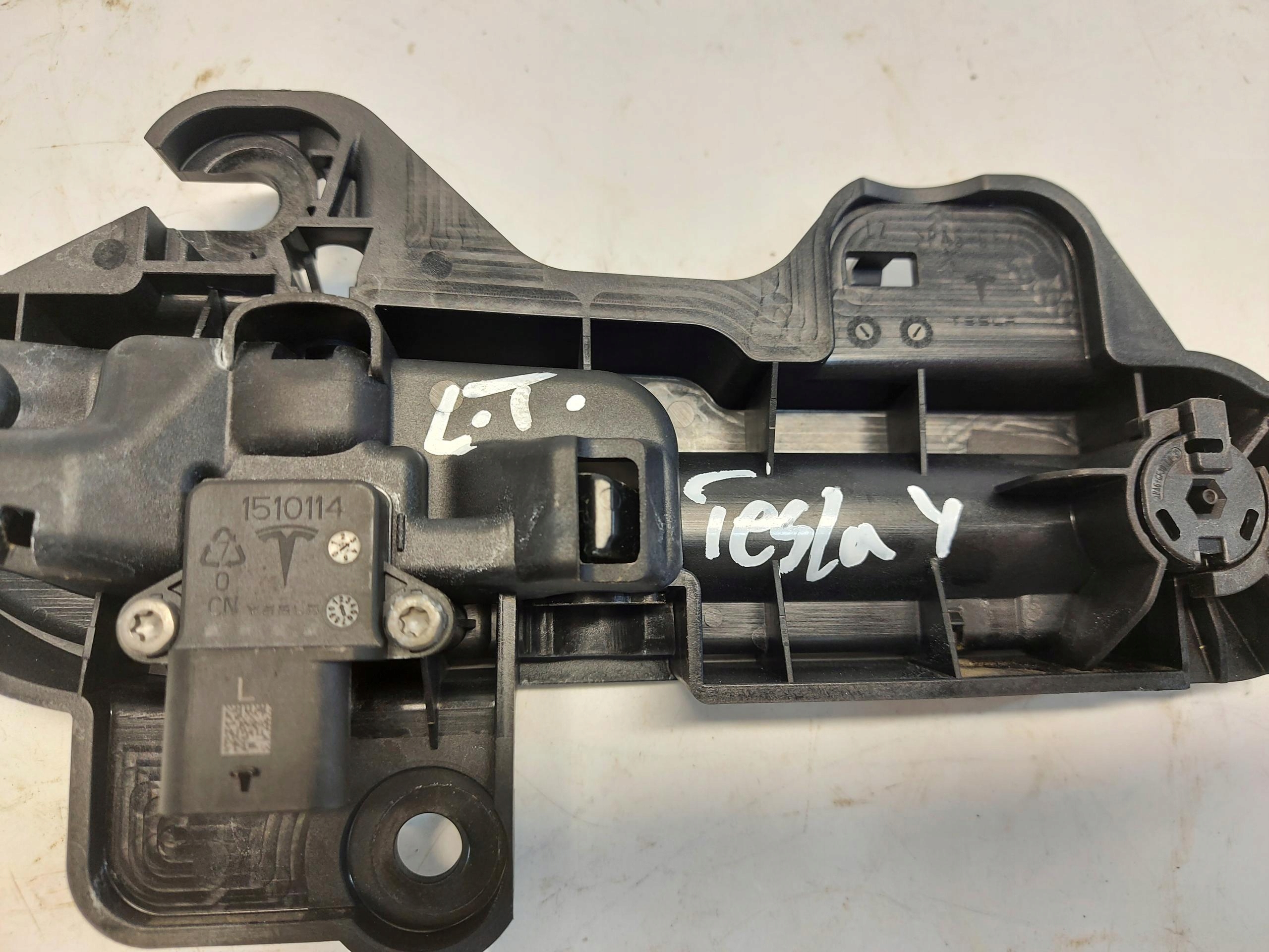 TESLA MODEL Y 2023r handle door rear part left