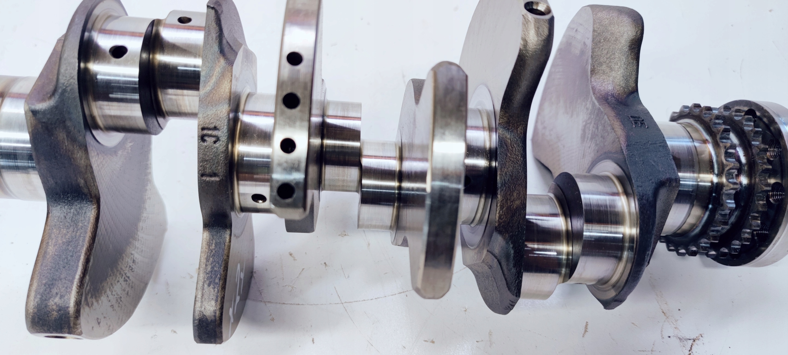 crank AUDI A6 C6 2.4 BDW 06EG *2* BDB