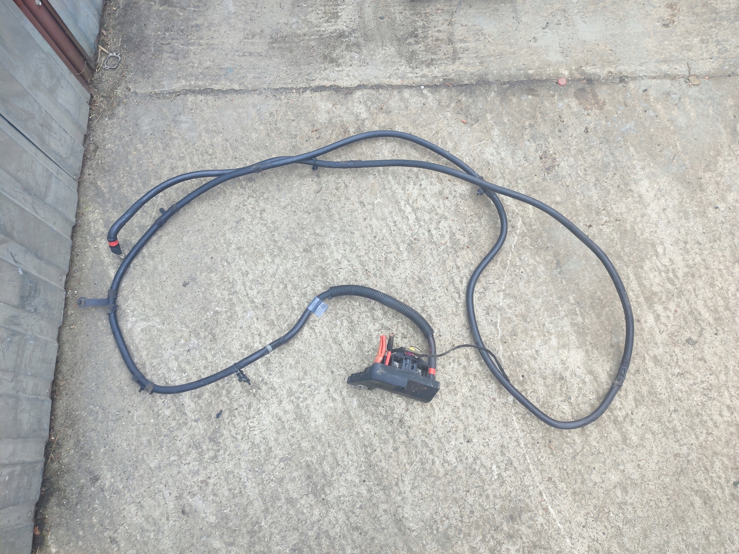 Borne Positif AUDI A6 C6 4F9971225E