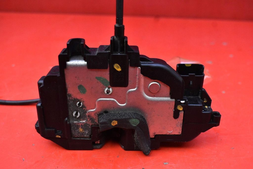 lock door left front front EU 300123E RENAULT CLIO 3 III 5D HB 05-09