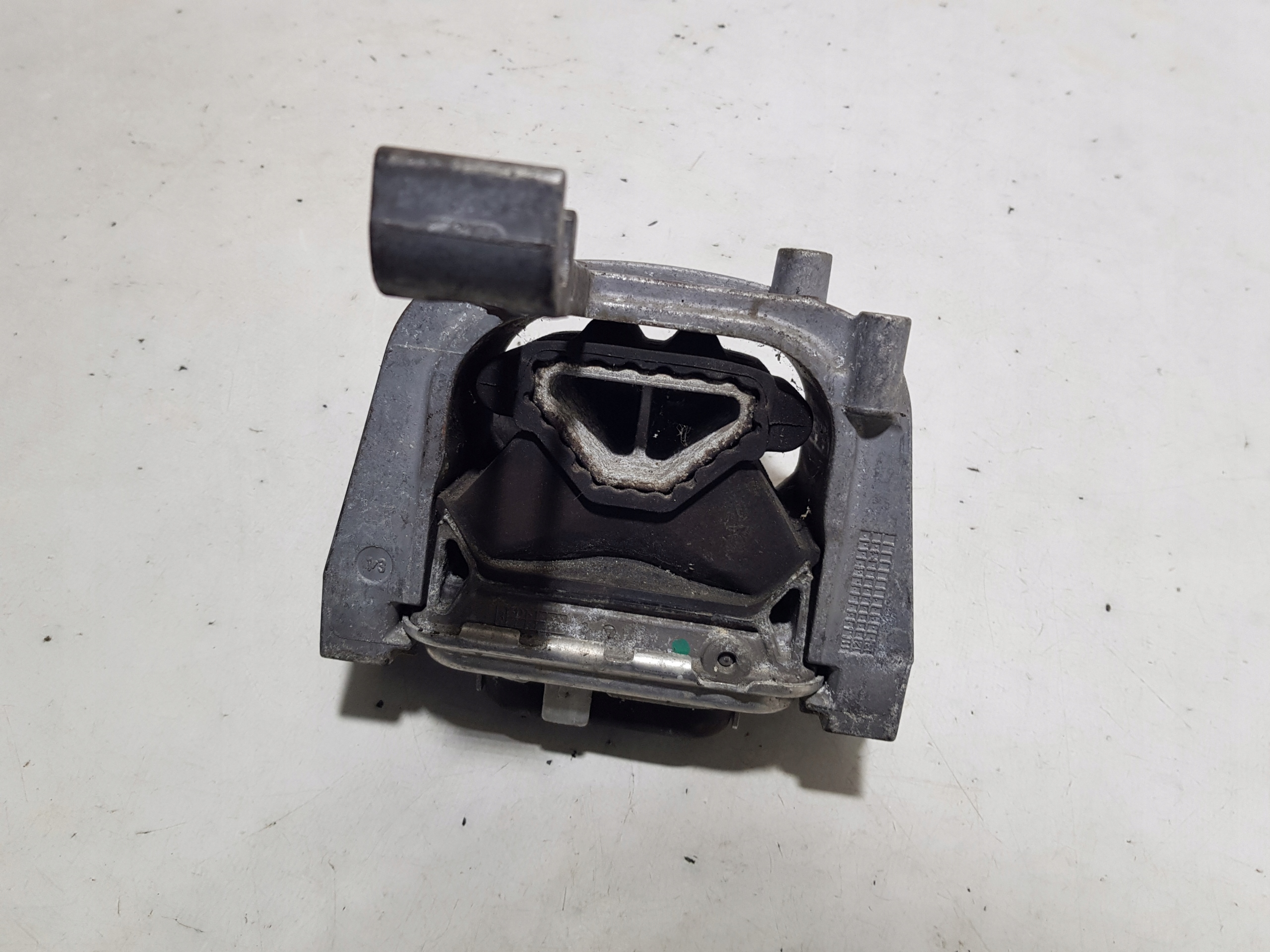 airbag engine mount right VW PASSAT B8 SEAT SKODA SUPERB AUDI A8 D4
