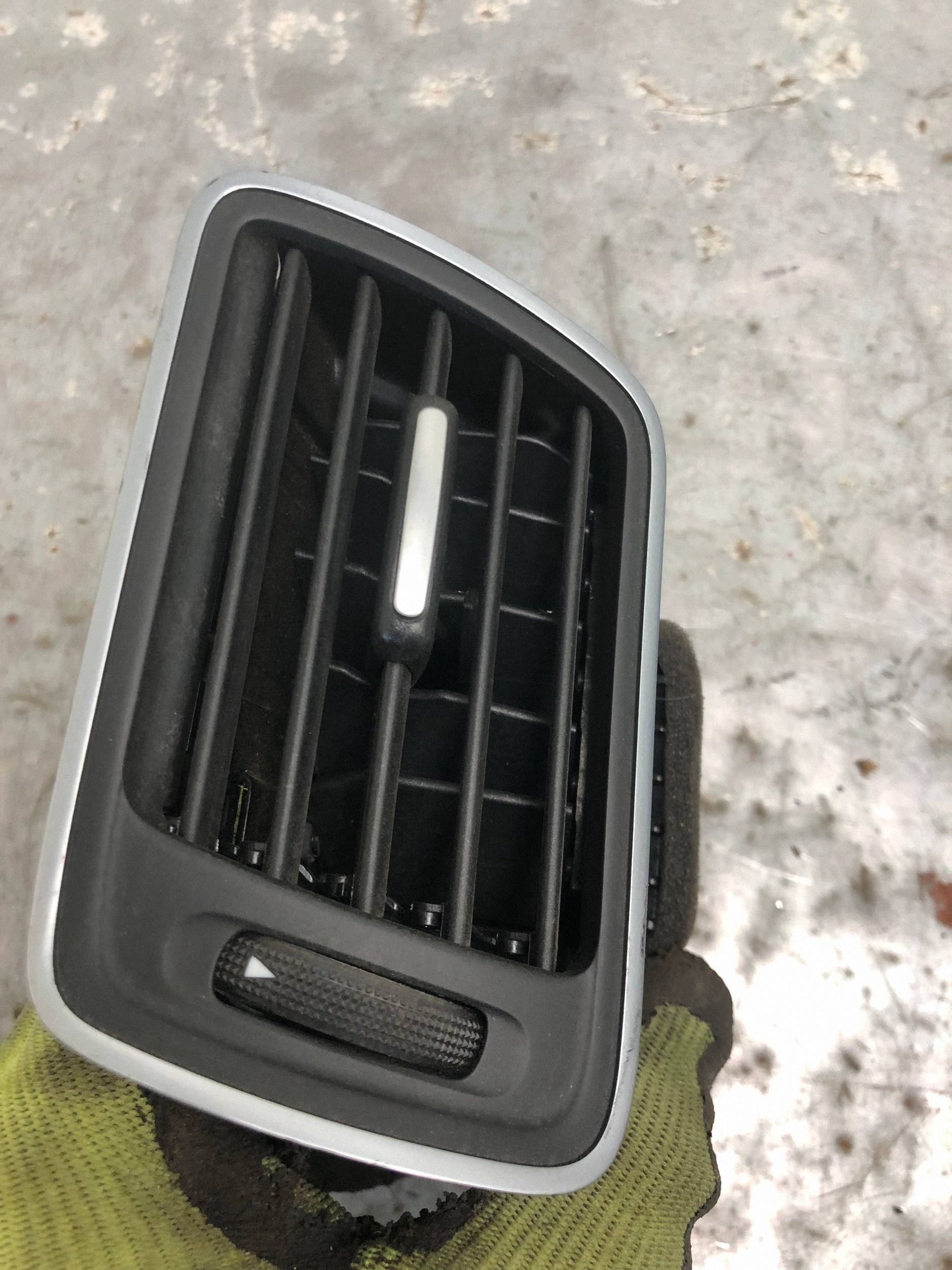 grid air conditioning devices left front VW PASSAT B7 3AB819701A