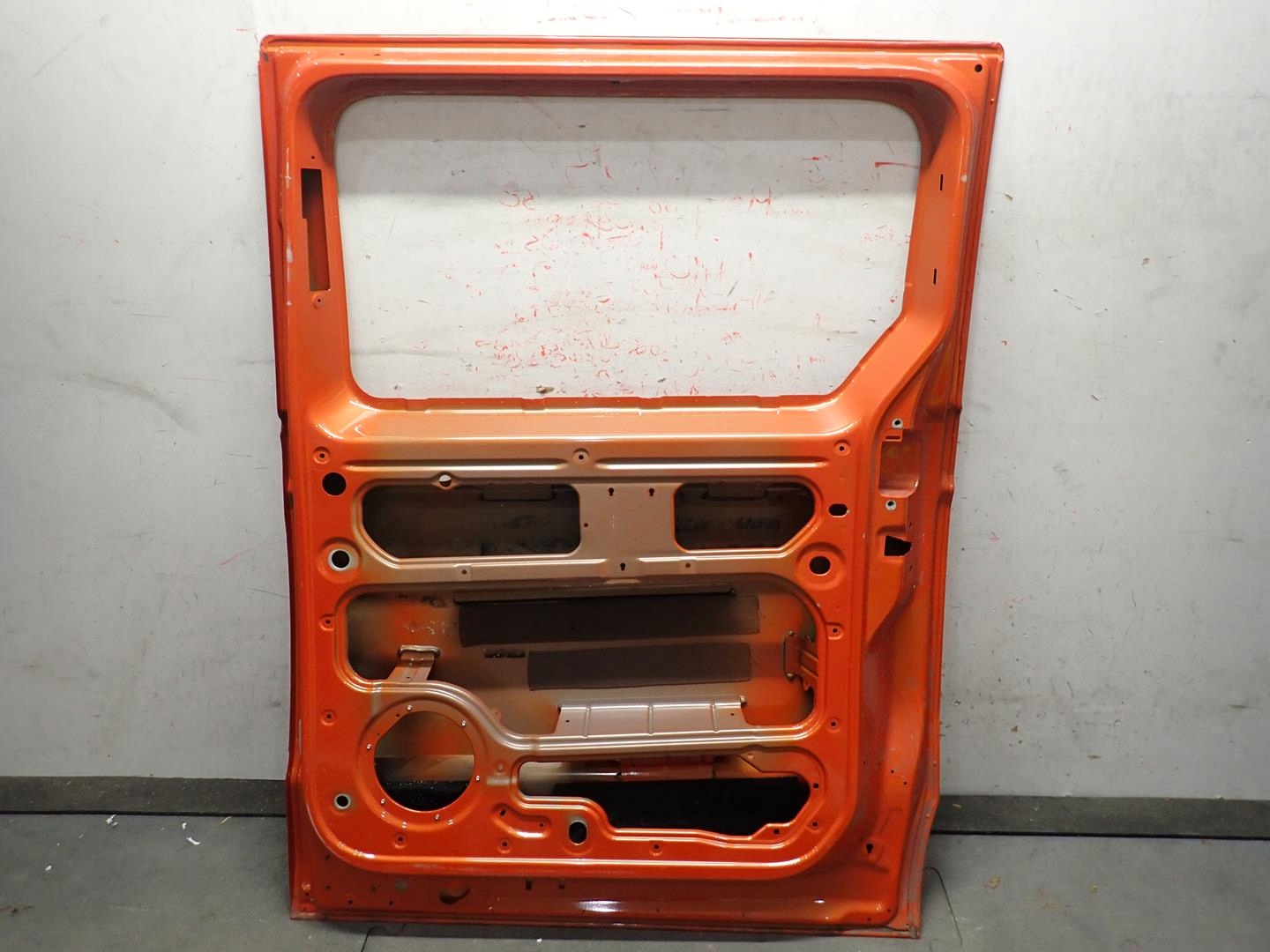 door rear part rear. right sliding VW T7 2021- 7T0