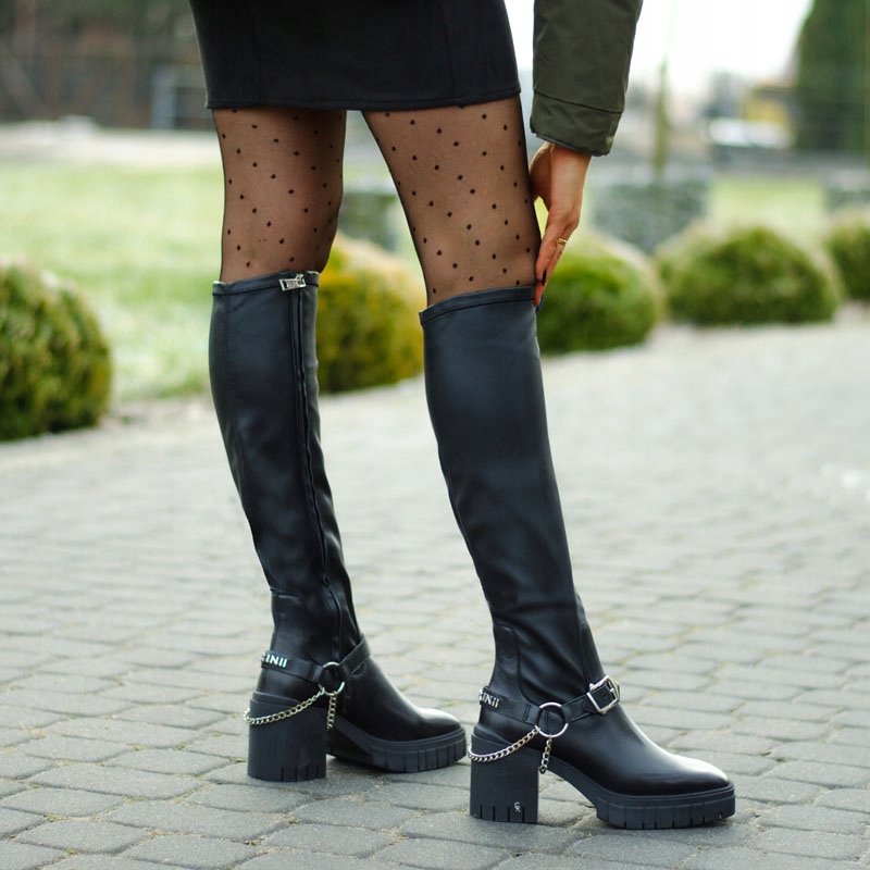 CARINII B8574 TRAPERY KLASYCZNE SKÓRA CZARNE 39 Marka Carinii