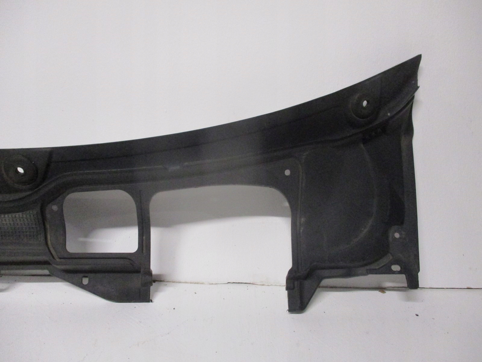 Podszybie RANGE ROVER EVOQUE I BJ32-4105-AE Numer katalogowy części BJ32-4105-AE