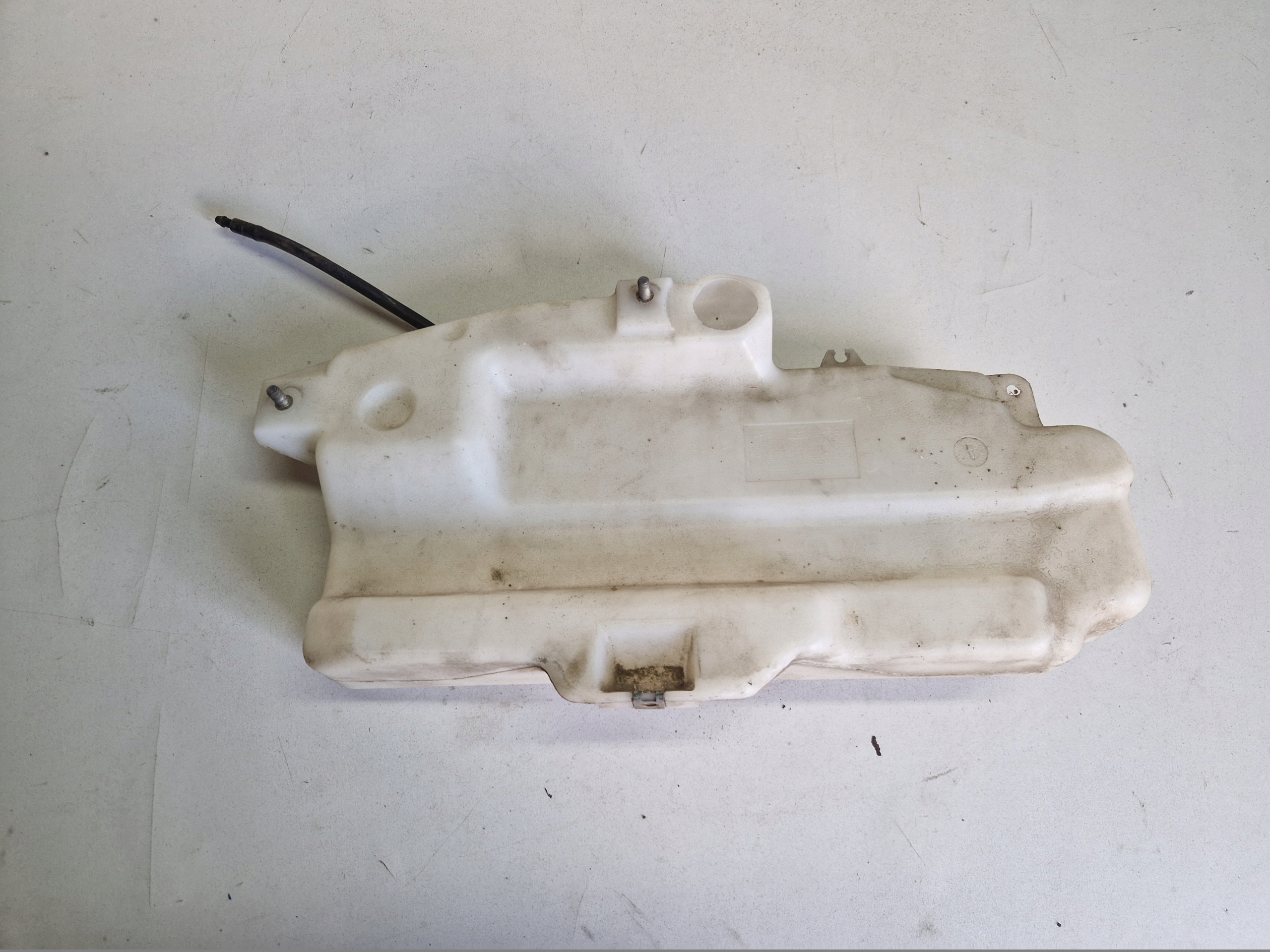 SUZUKI IGNIS tank washer fluid tank