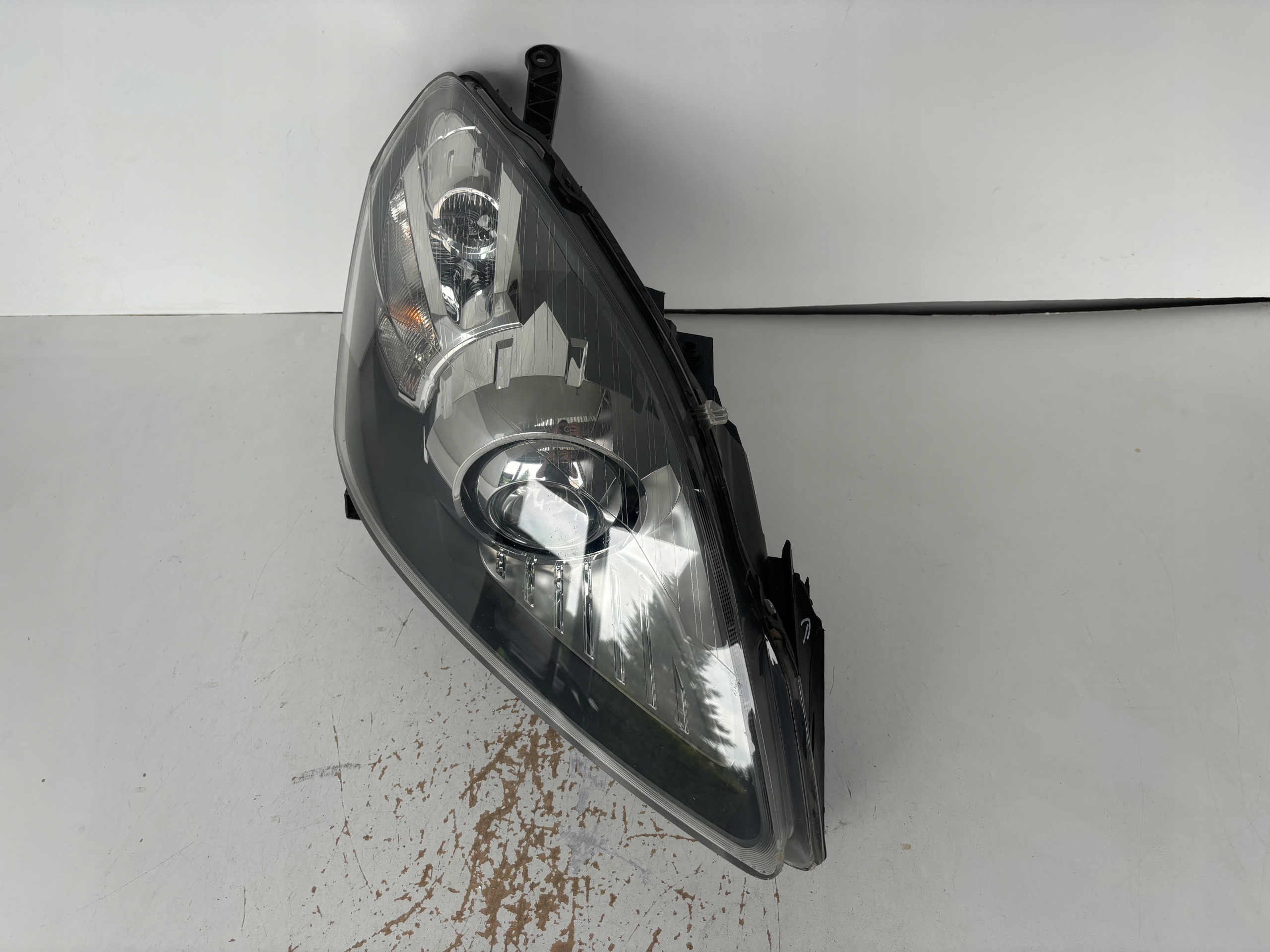 light right REFLEKTOR OPEL ZAFIRA B XENON