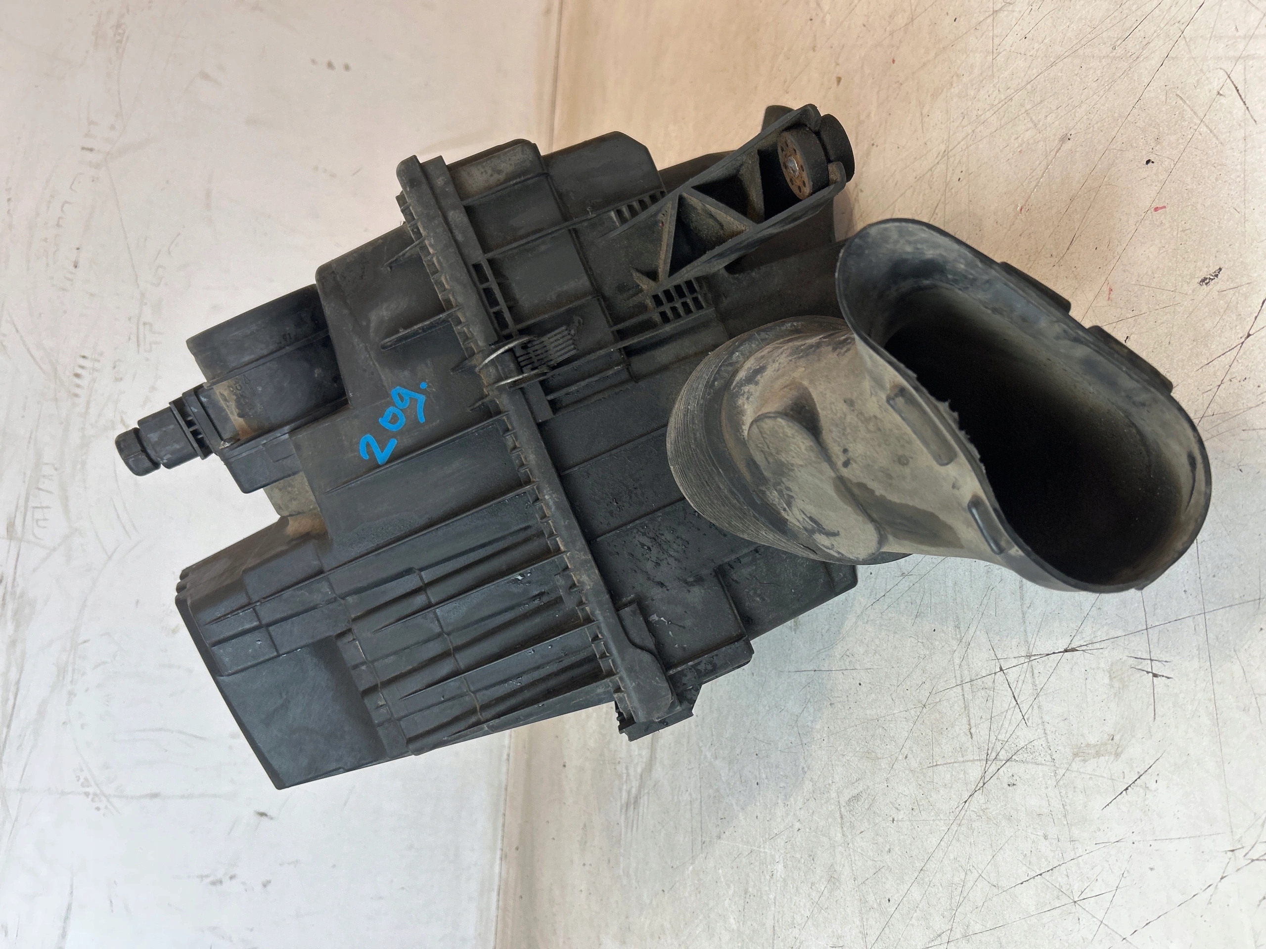 Gehäuse filter luft Volkswagen T5 2.5 TDI