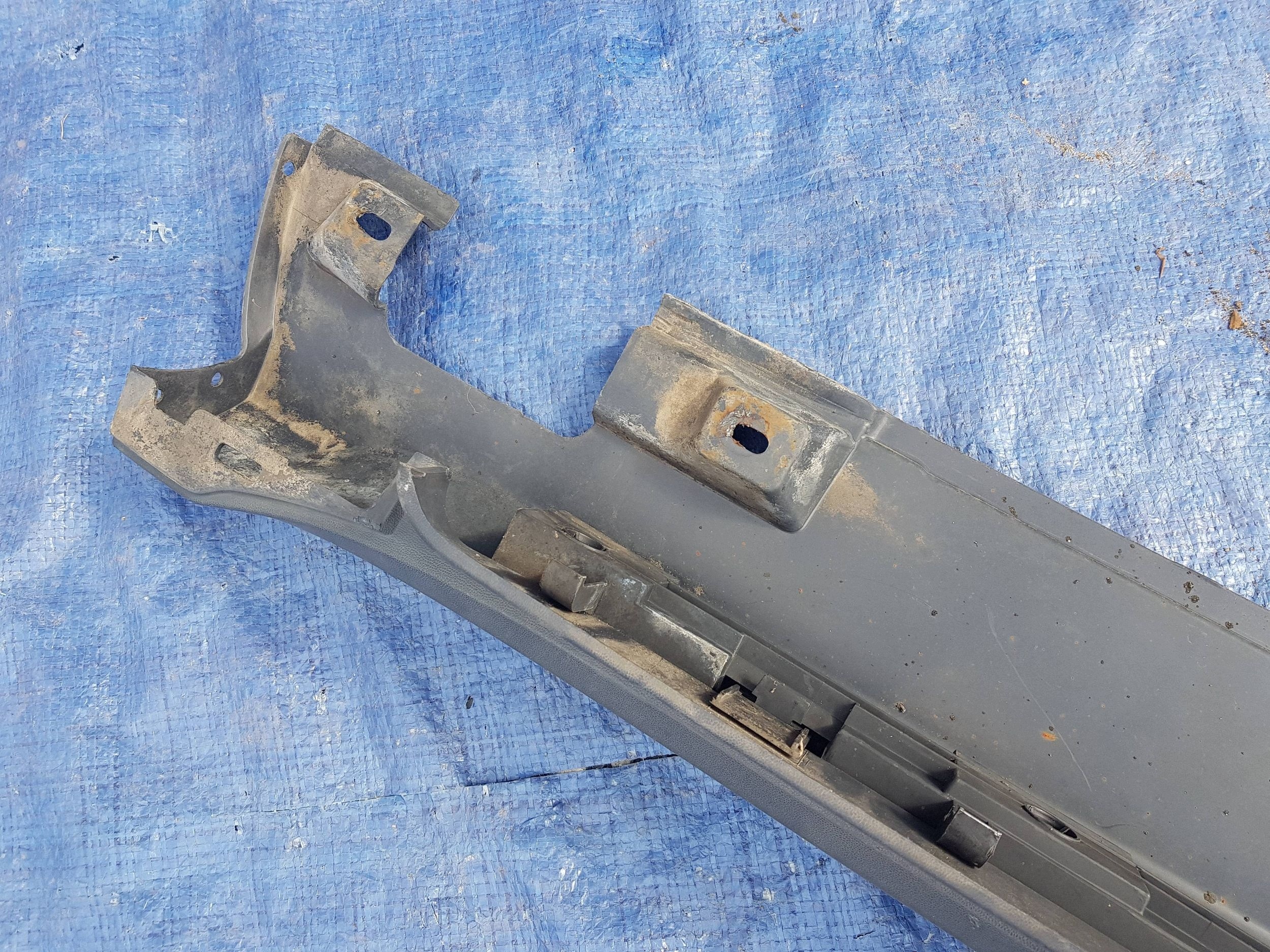 moulding cap threshold left MERCEDES X164 GL A1646980554
