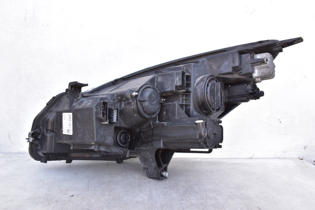 light right front OPEL ZAFIRA C LIFT 2016-2019R 39107637 UK