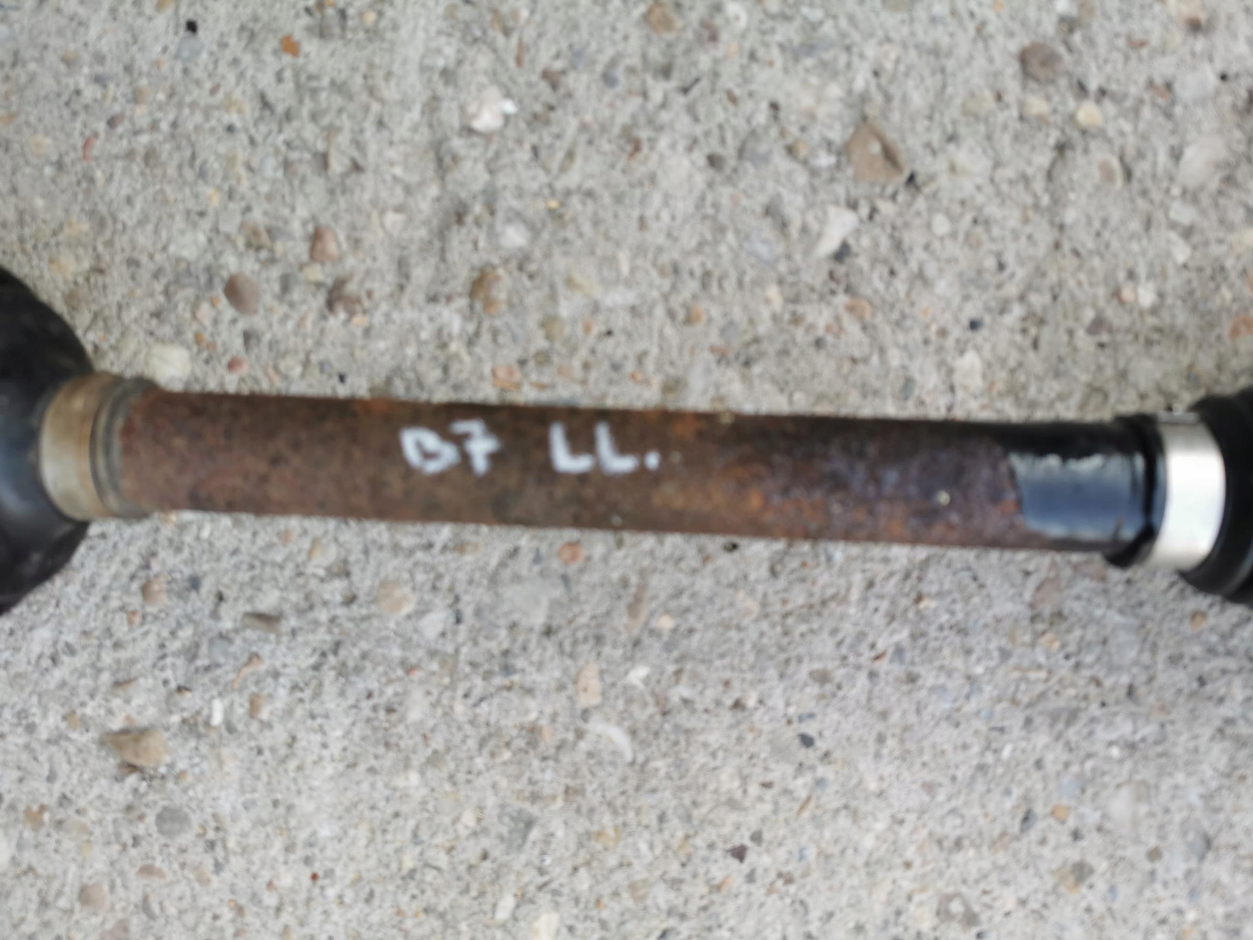 semi-axis short. left VW PASSAT B7 1.6 TDI 77KW 10-15