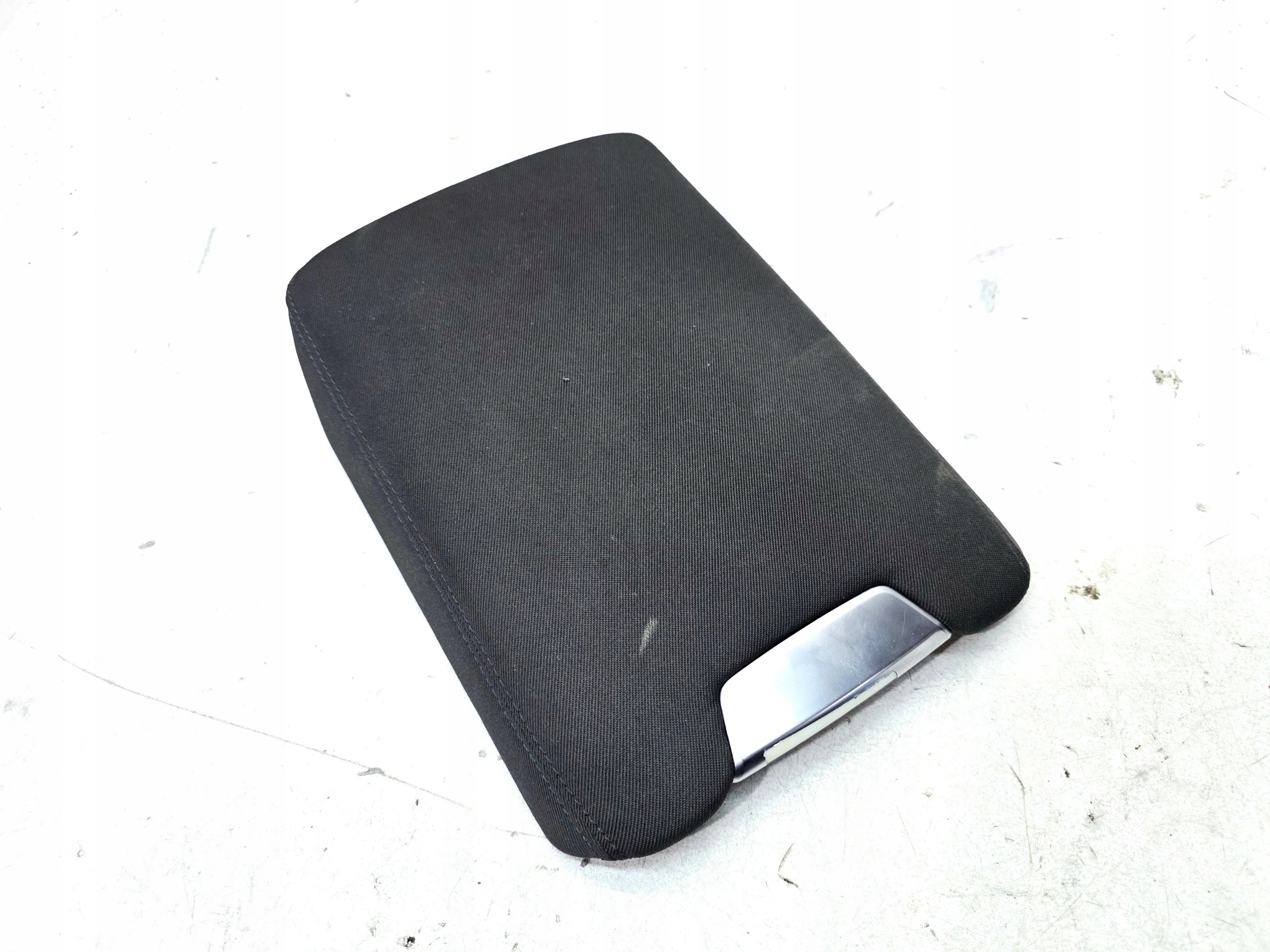 armrest front adjustable AUDI A6 C8 4K0864283H SU9 MATERIAL