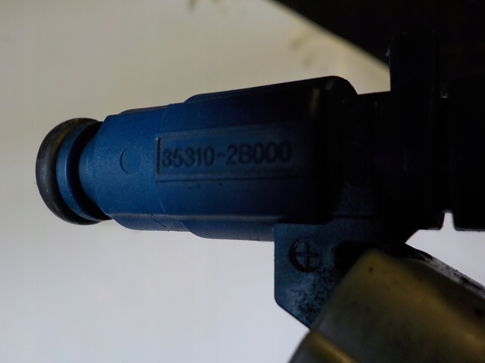 HYUNDAI I30 1.4 16V B injector 35310-2B000