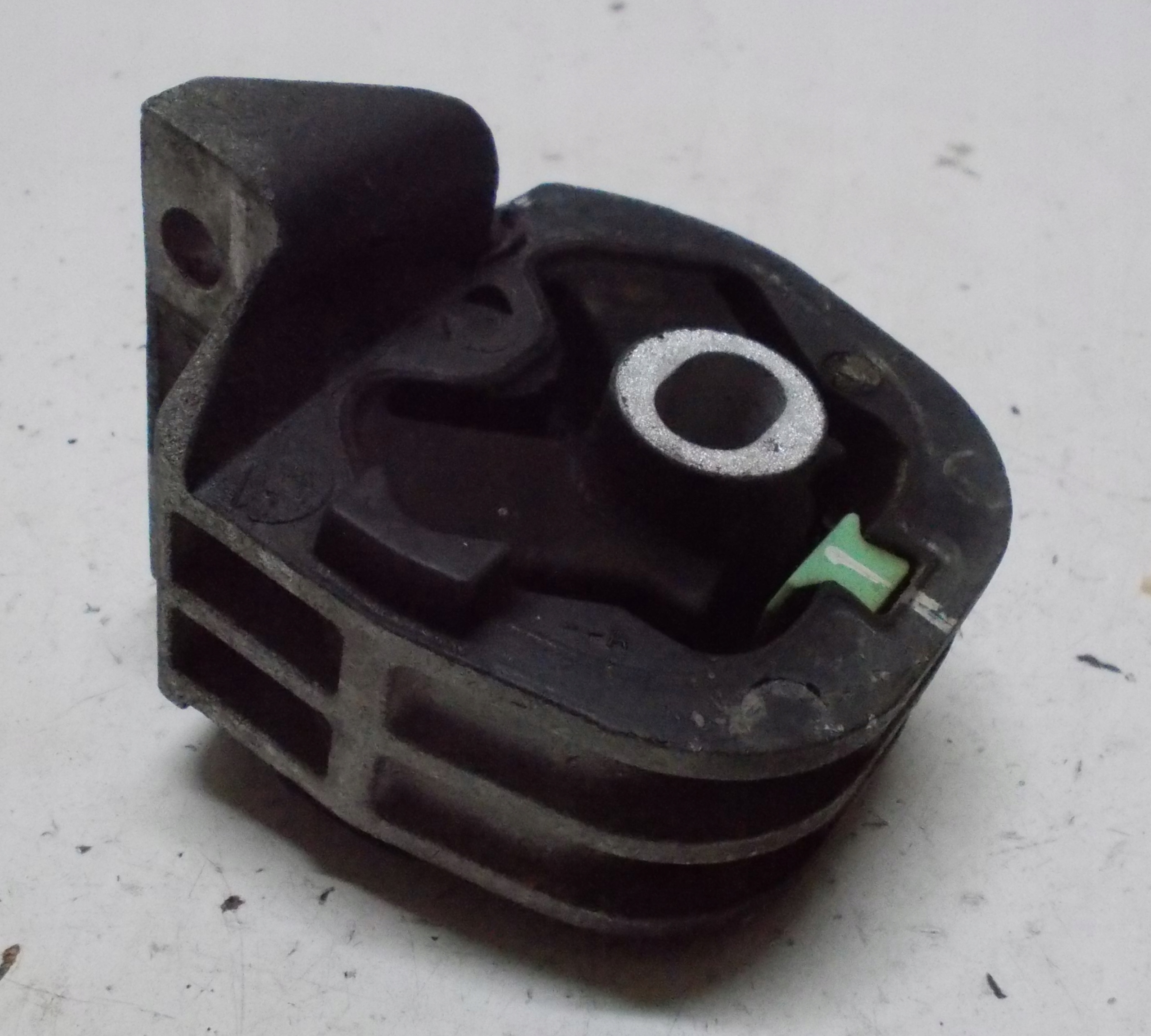 RENAULT MASTER III LIFT gearbox mount 8200675064