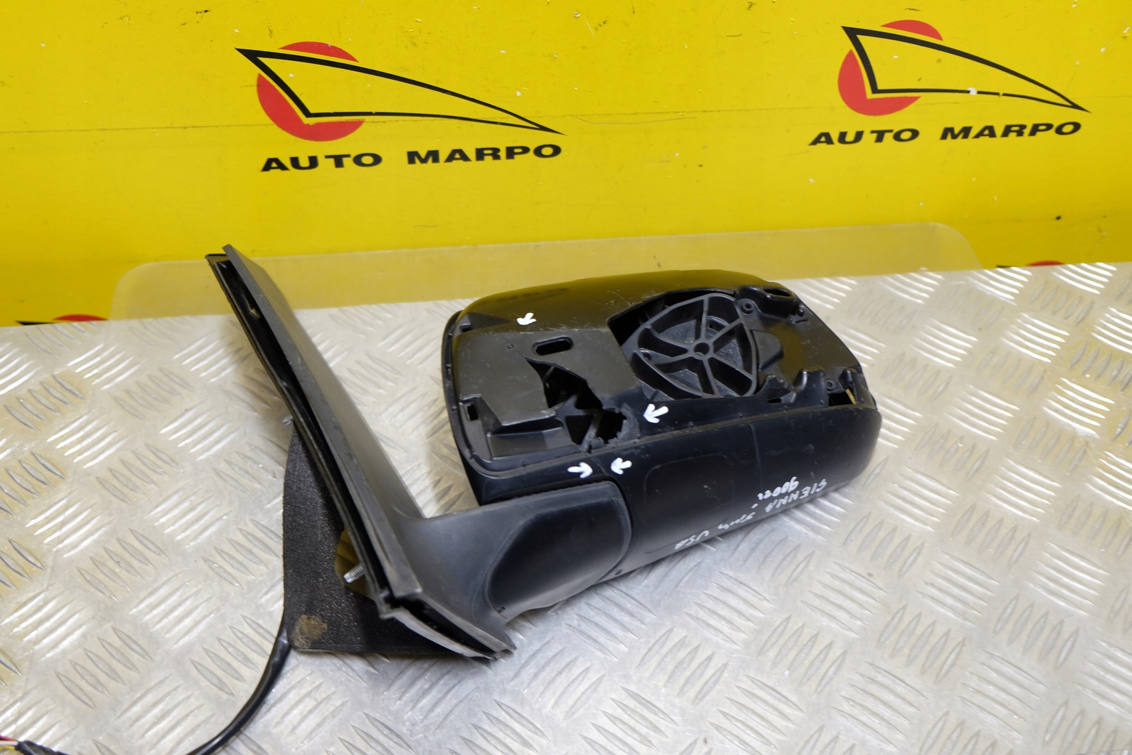 TOYOTA SIENNA 2011- LUSTERKO LEWE 5PIN USA Typ samochodu 4x4/SUV Samochody osobowe