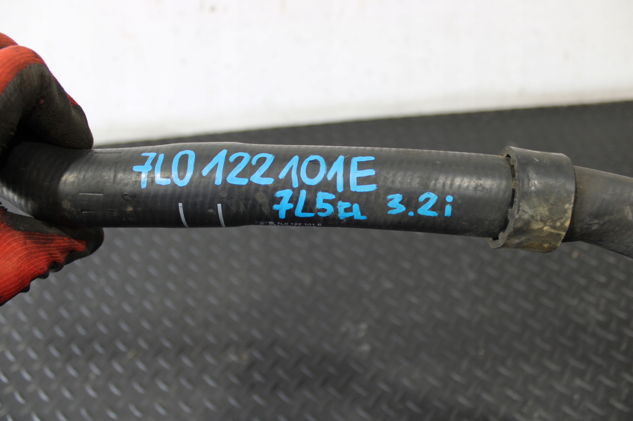 crijevo prijenos vode PORSCHE CAYENNE 7L5 7L0122101E