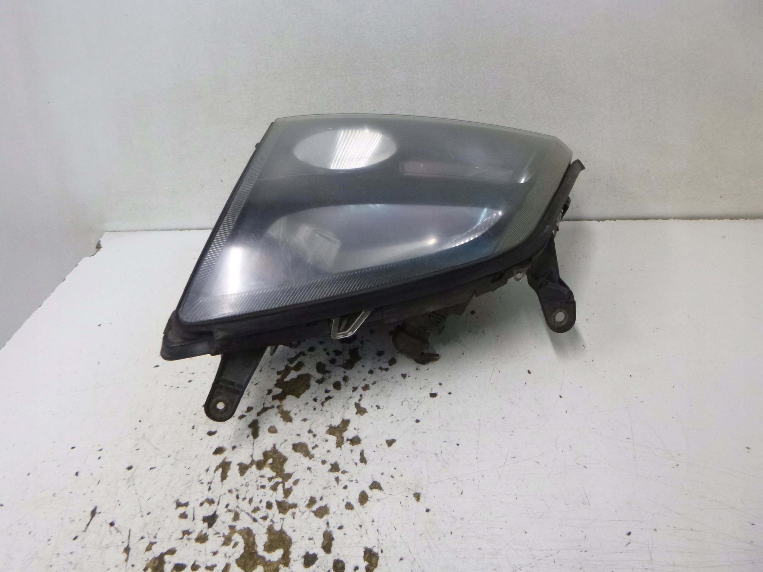 light front left Opel Vectra C 2003r.. black, Black HELLA 15588700 GM