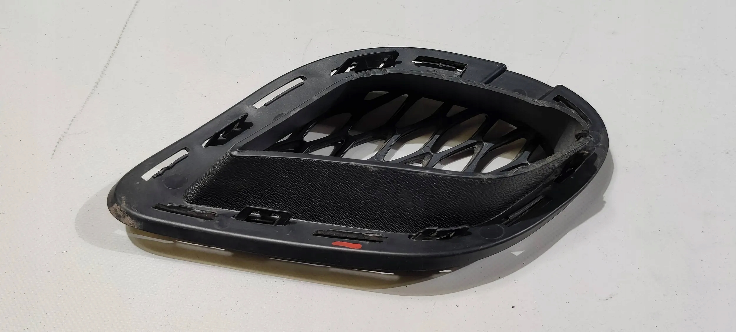 grid of a bumper front right holder Dodge Charger SRT 2015