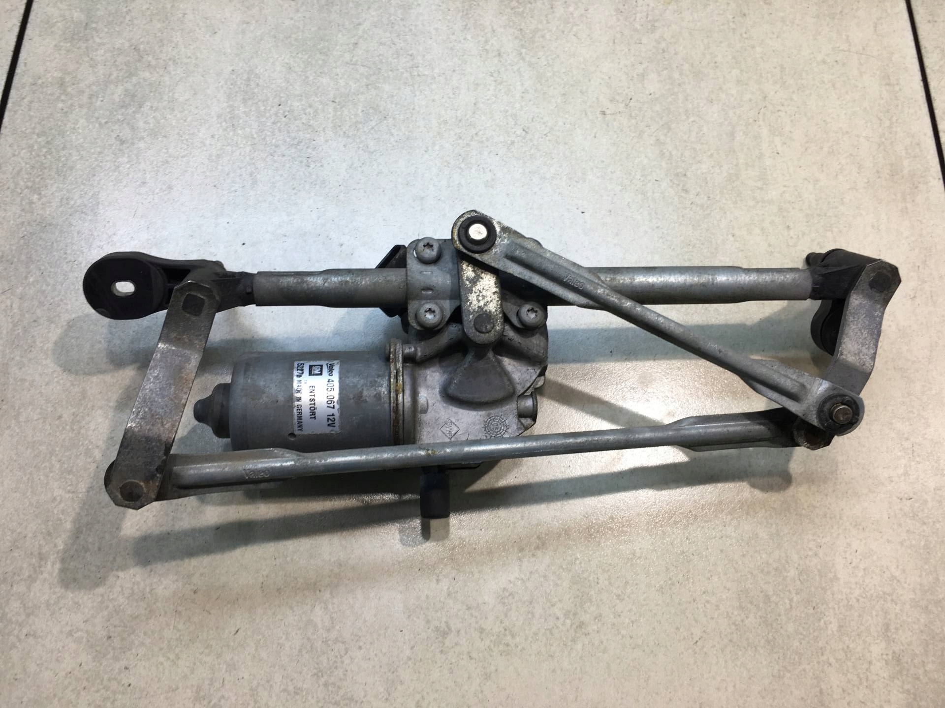 wiper mechanism front OPEL CORSA D 13182340