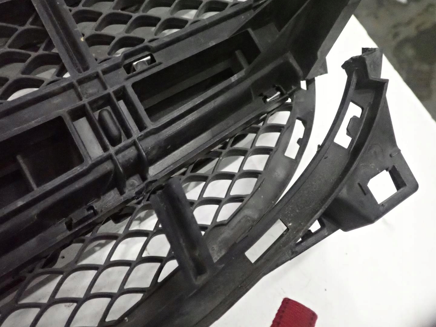 GRILL MERCEDES GLA W156 2013- A1568880460